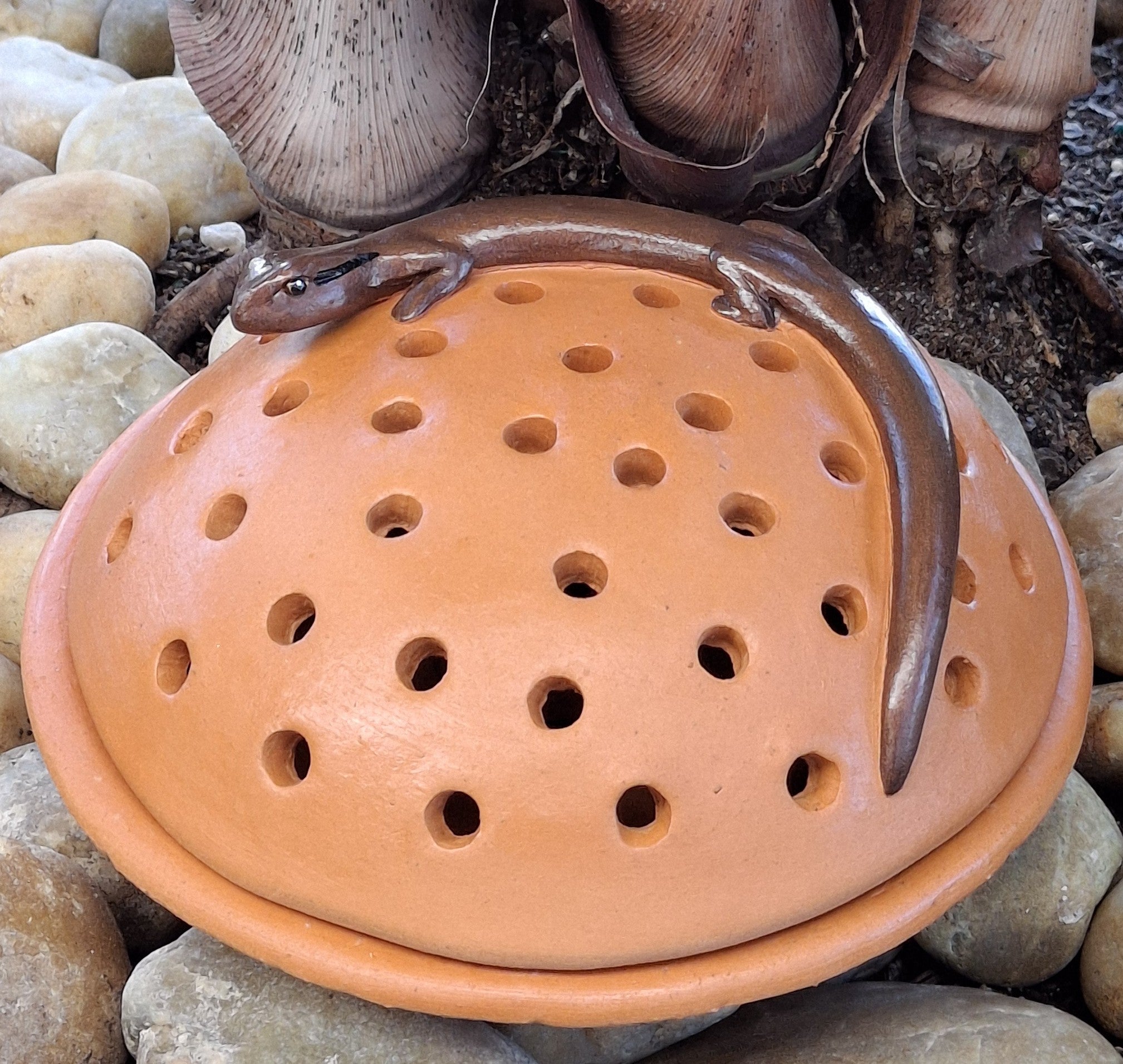 Mosquito Coil Holder with built in stand, Bronze Skink Design