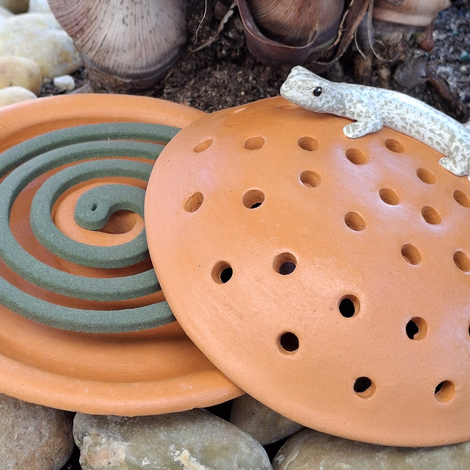 Mosquito Coil Holder with built in stand, Grey Gecko Design