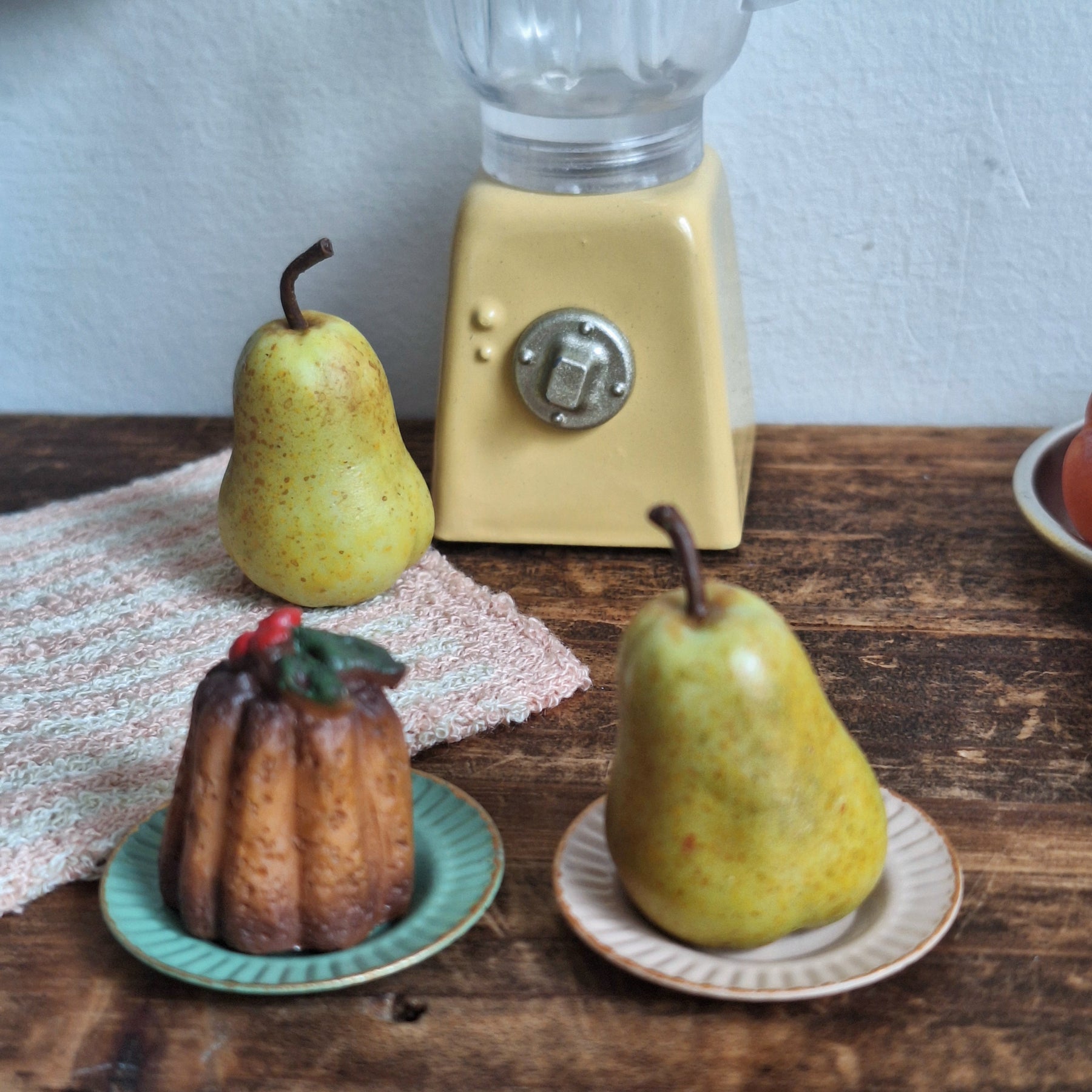 PEAR FRUIT - MINIATURE NON EDIBLE
