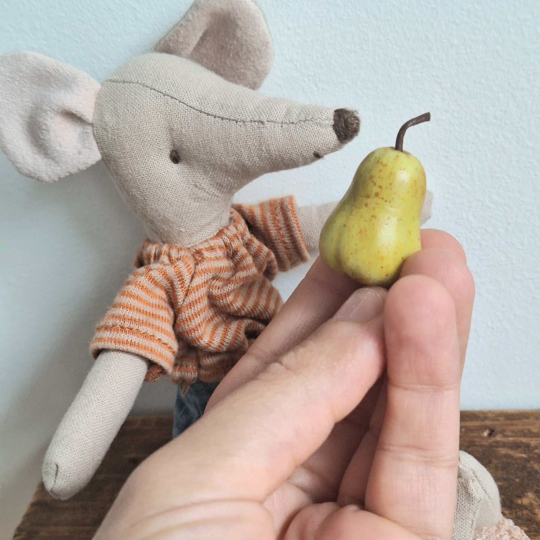 PEAR FRUIT - MINIATURE NON EDIBLE