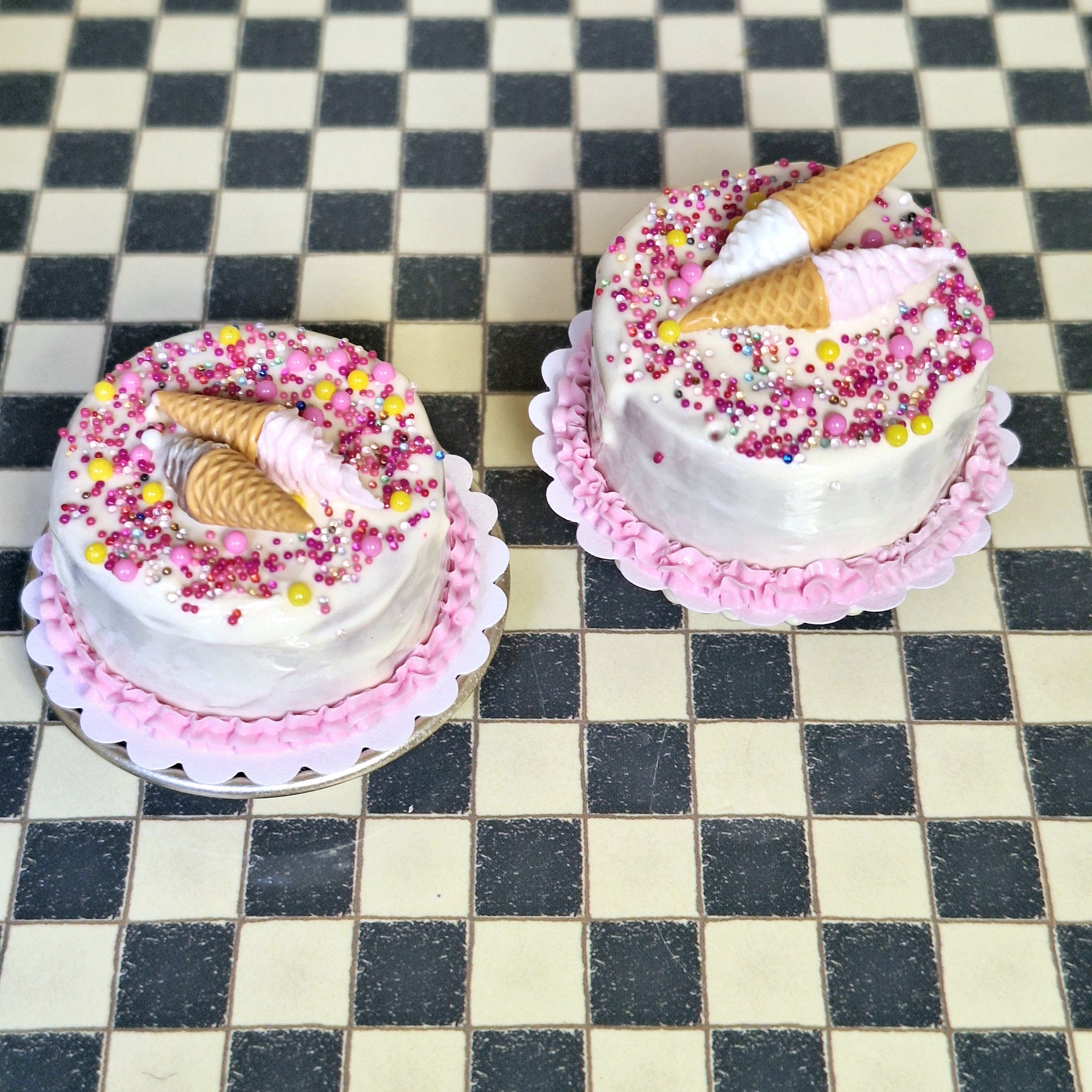 ICE CREAM CAKE - MINIATURE NON EDIBLE