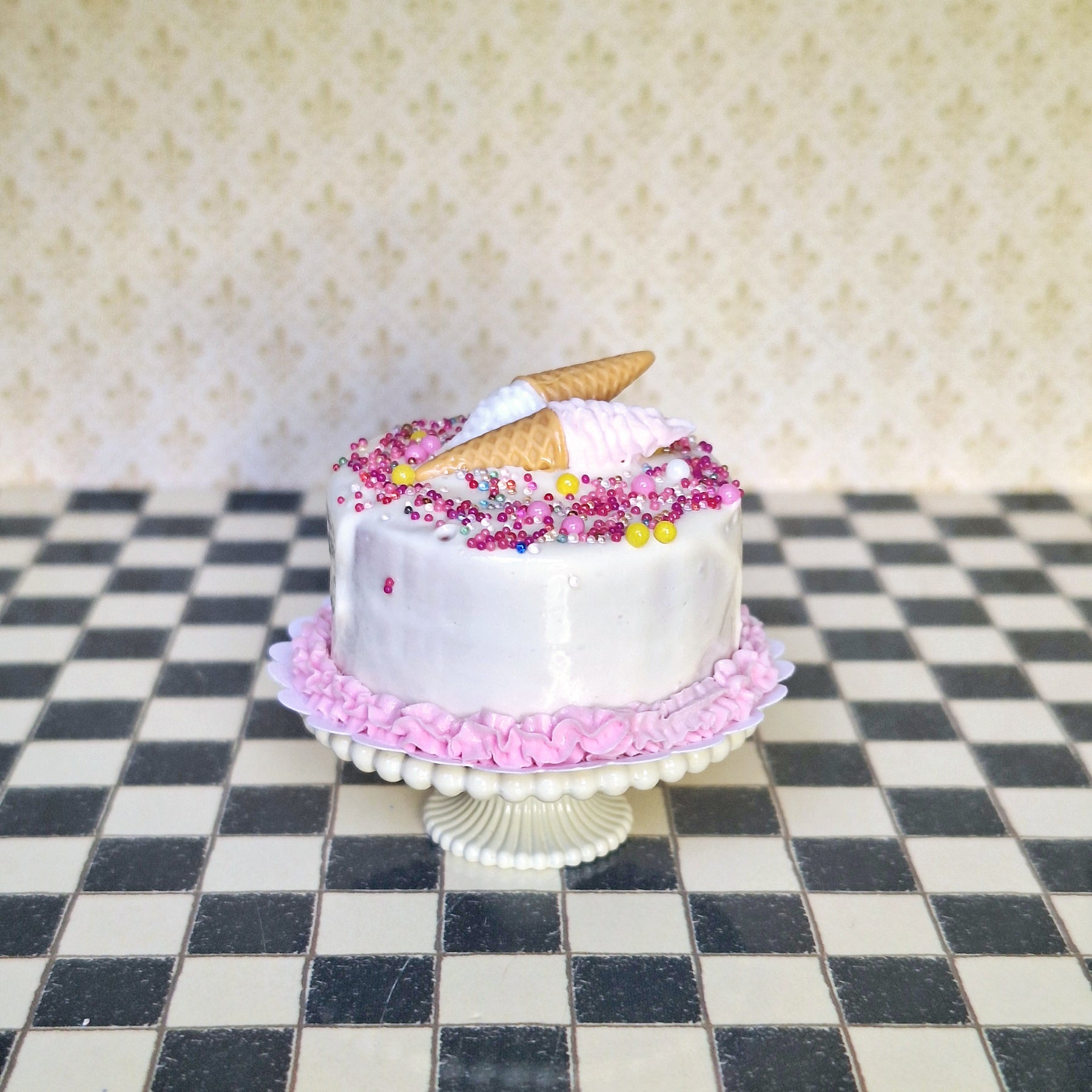 ICE CREAM CAKE - MINIATURE NON EDIBLE
