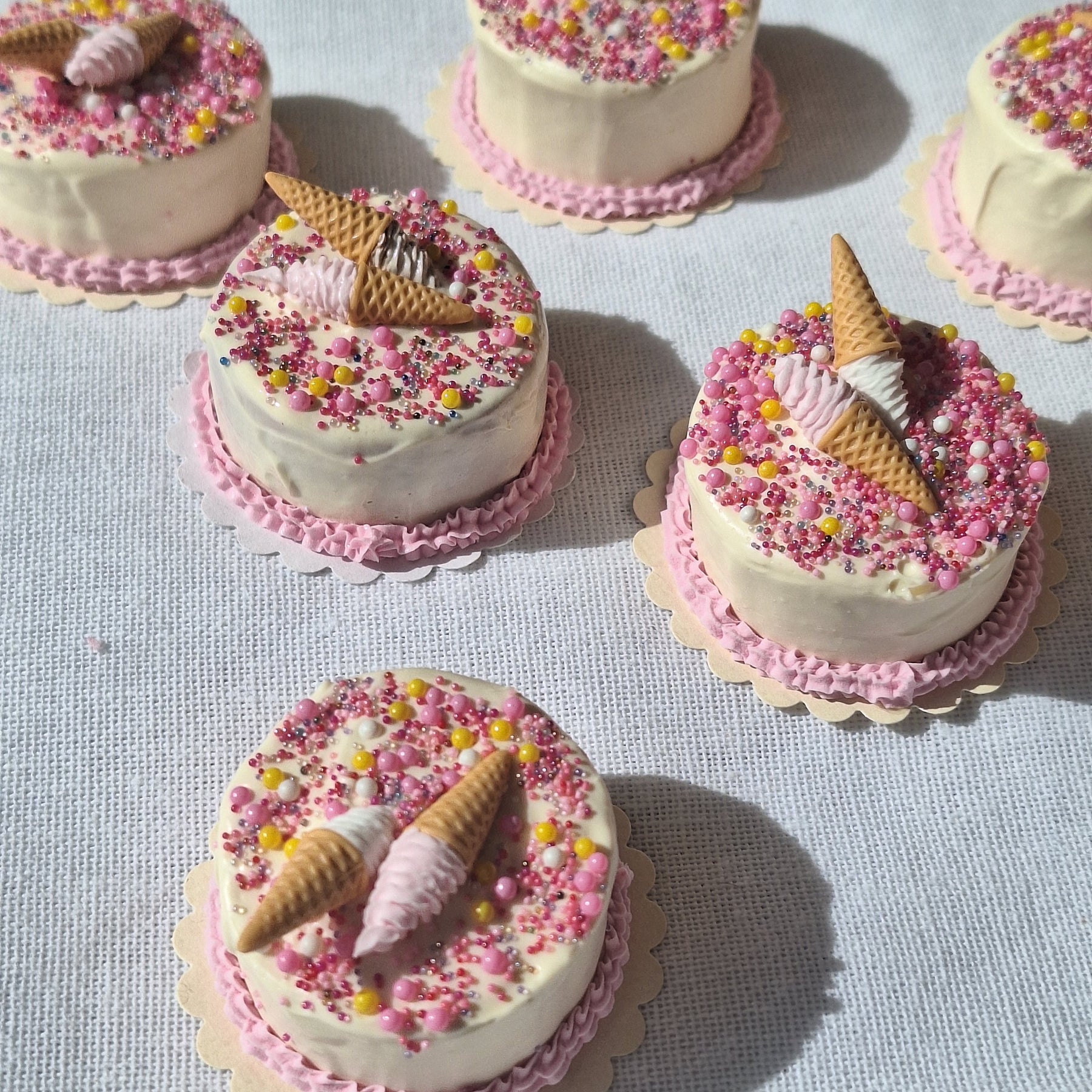 ICE CREAM CAKE - MINIATURE NON EDIBLE