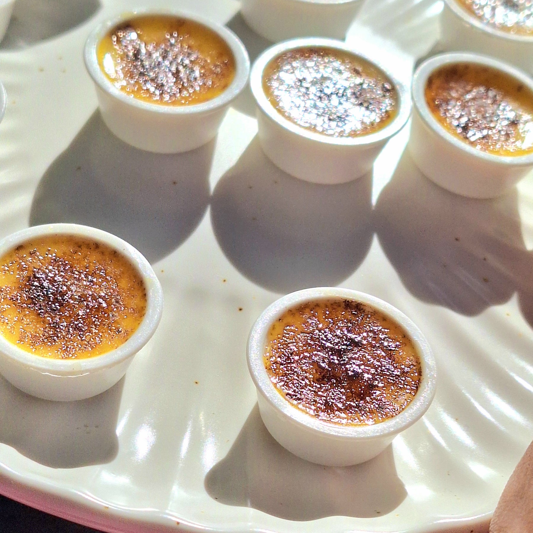 Crème brûlée with spoon - Oversize