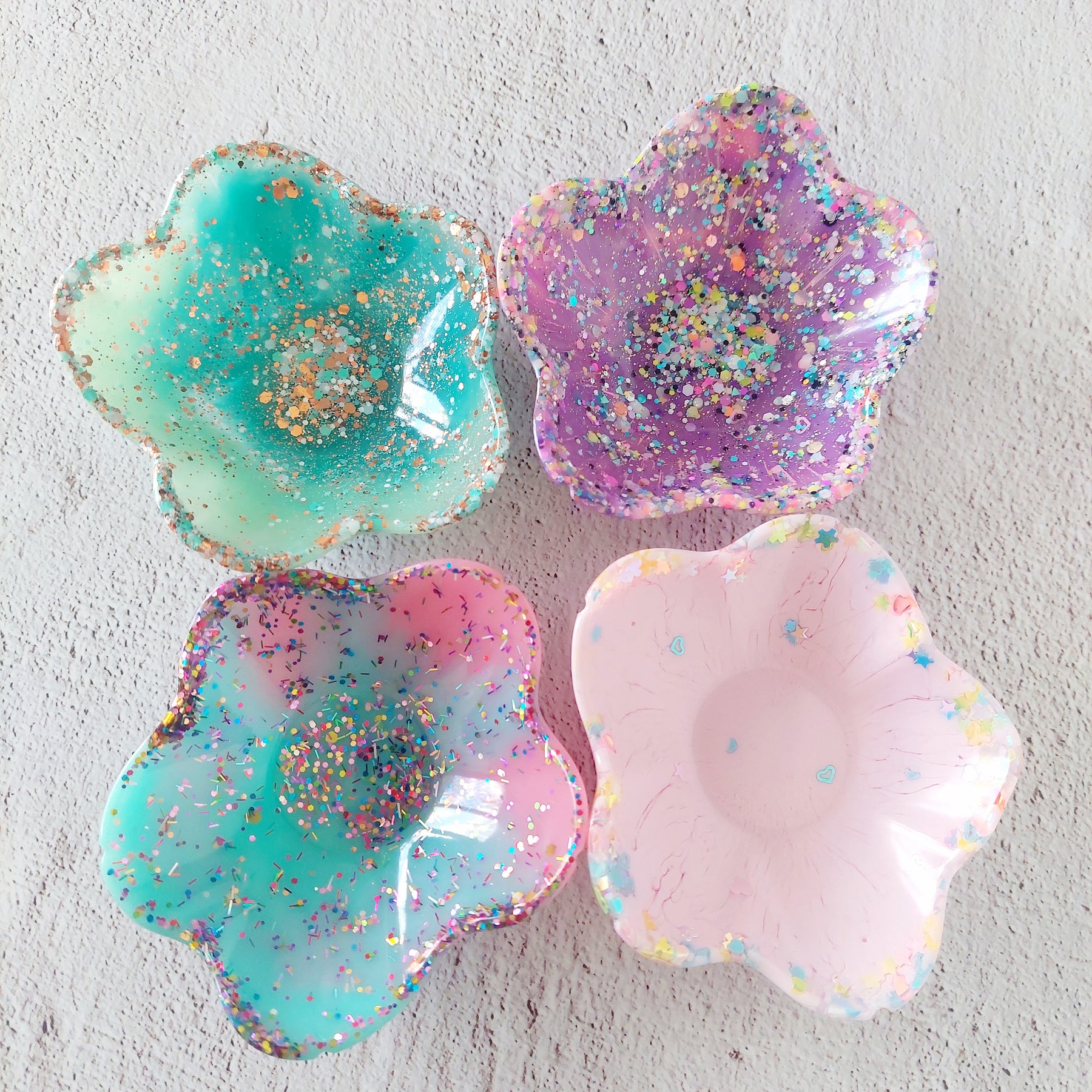 Small Flower Trinket Dish - Resin Glitter Trinket Dish - Jewellery Tray