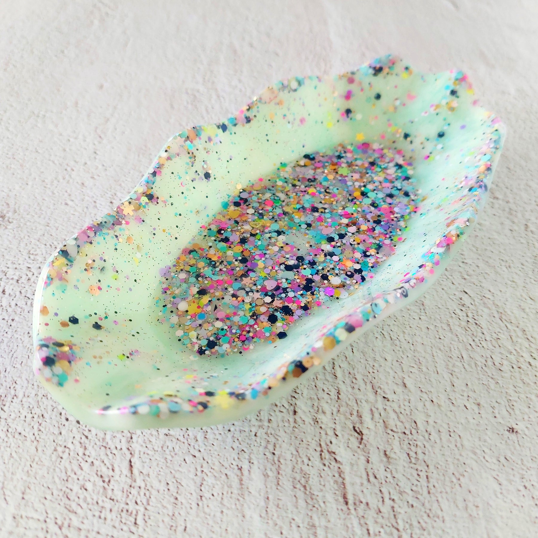 Wavy Oval Candy Dish - Trinket Dish - Resin Trinket Tray/Catchall