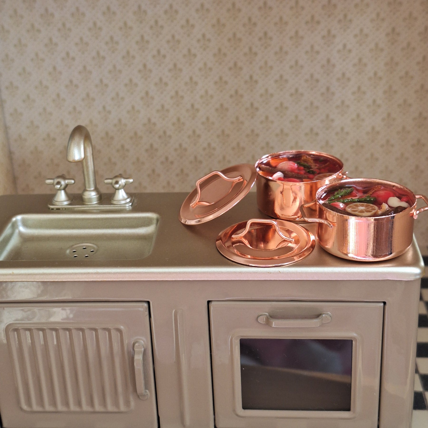 Christmas simmer pot 1:12 scale