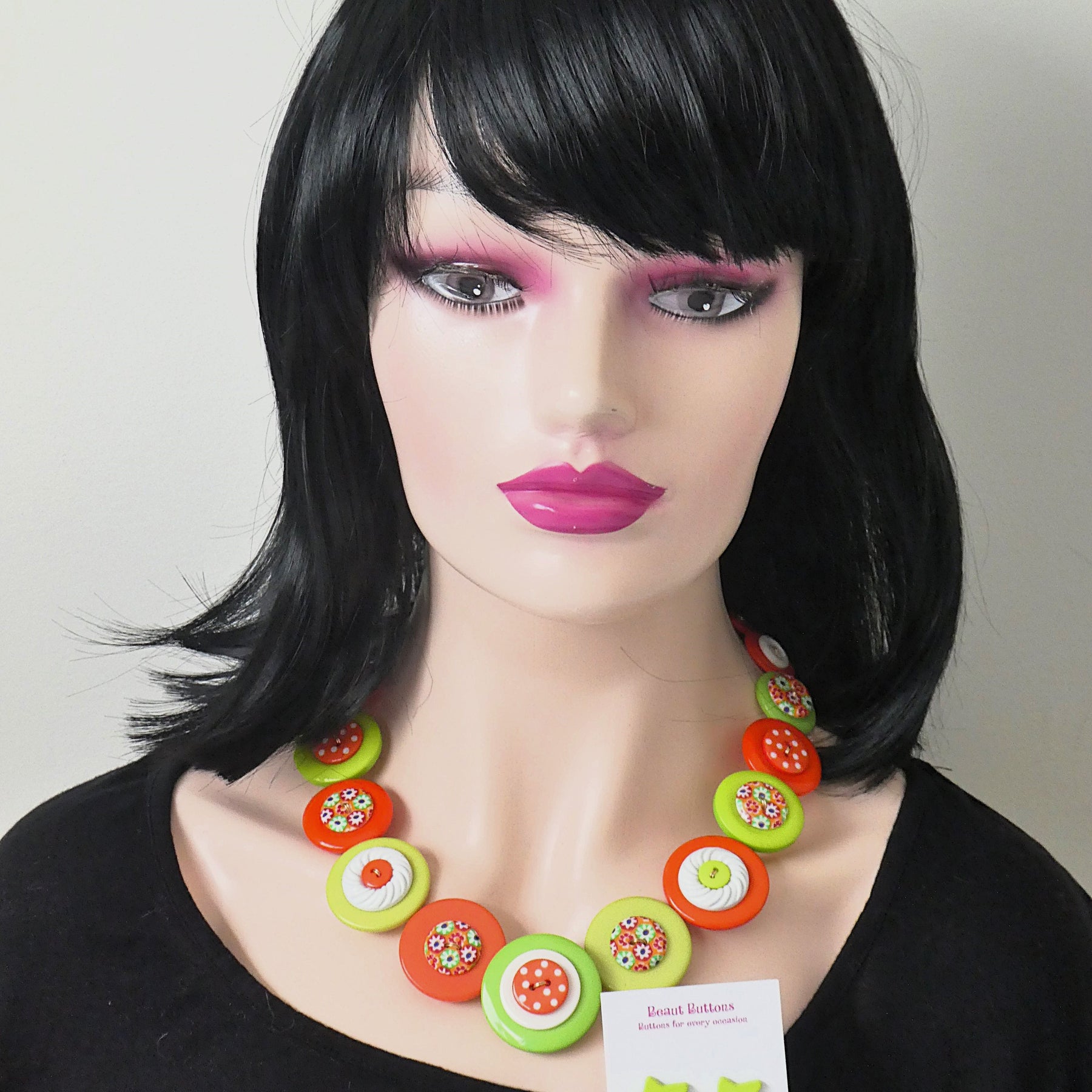 Button necklace and earrings - Orange Flowers