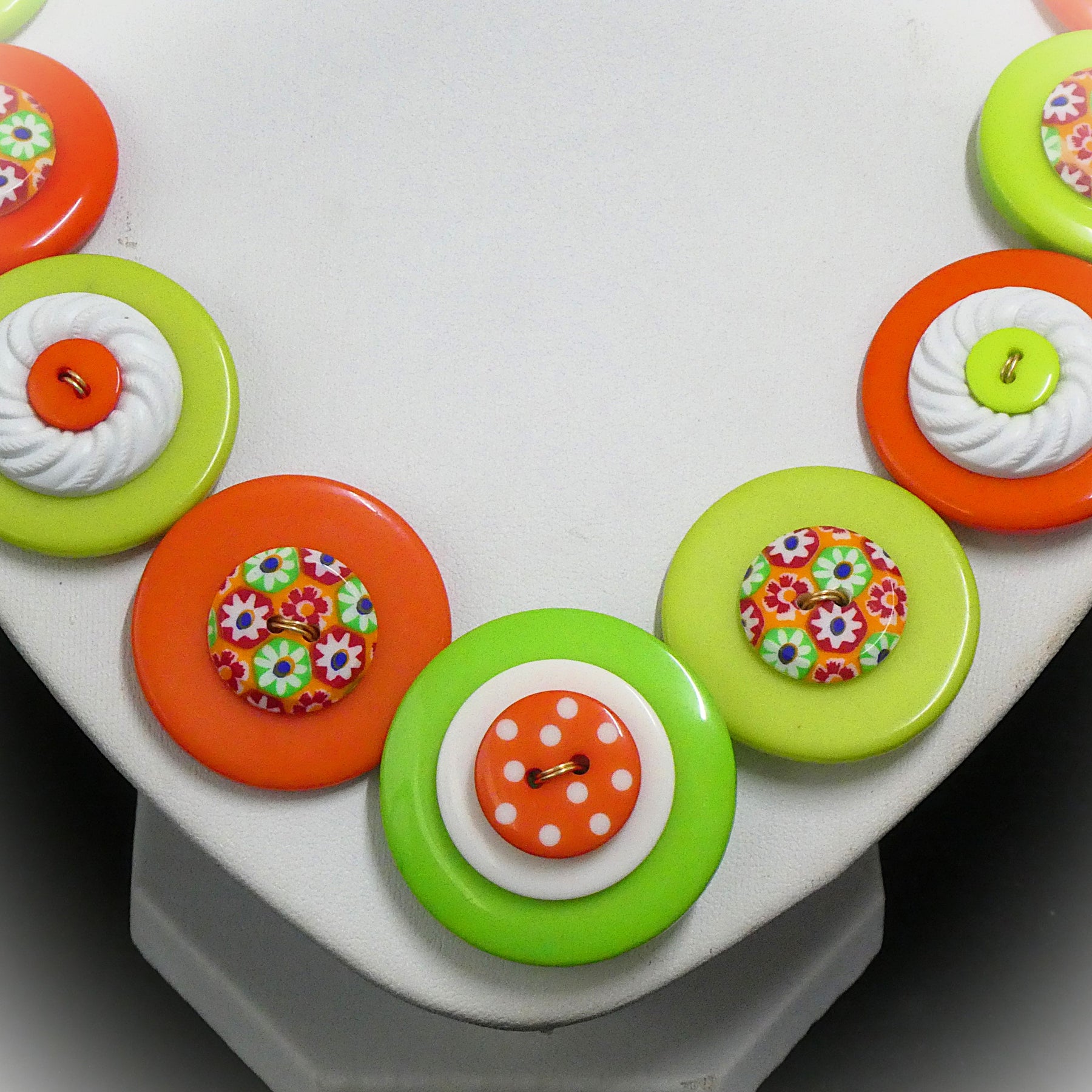 Button necklace and earrings - Orange Flowers