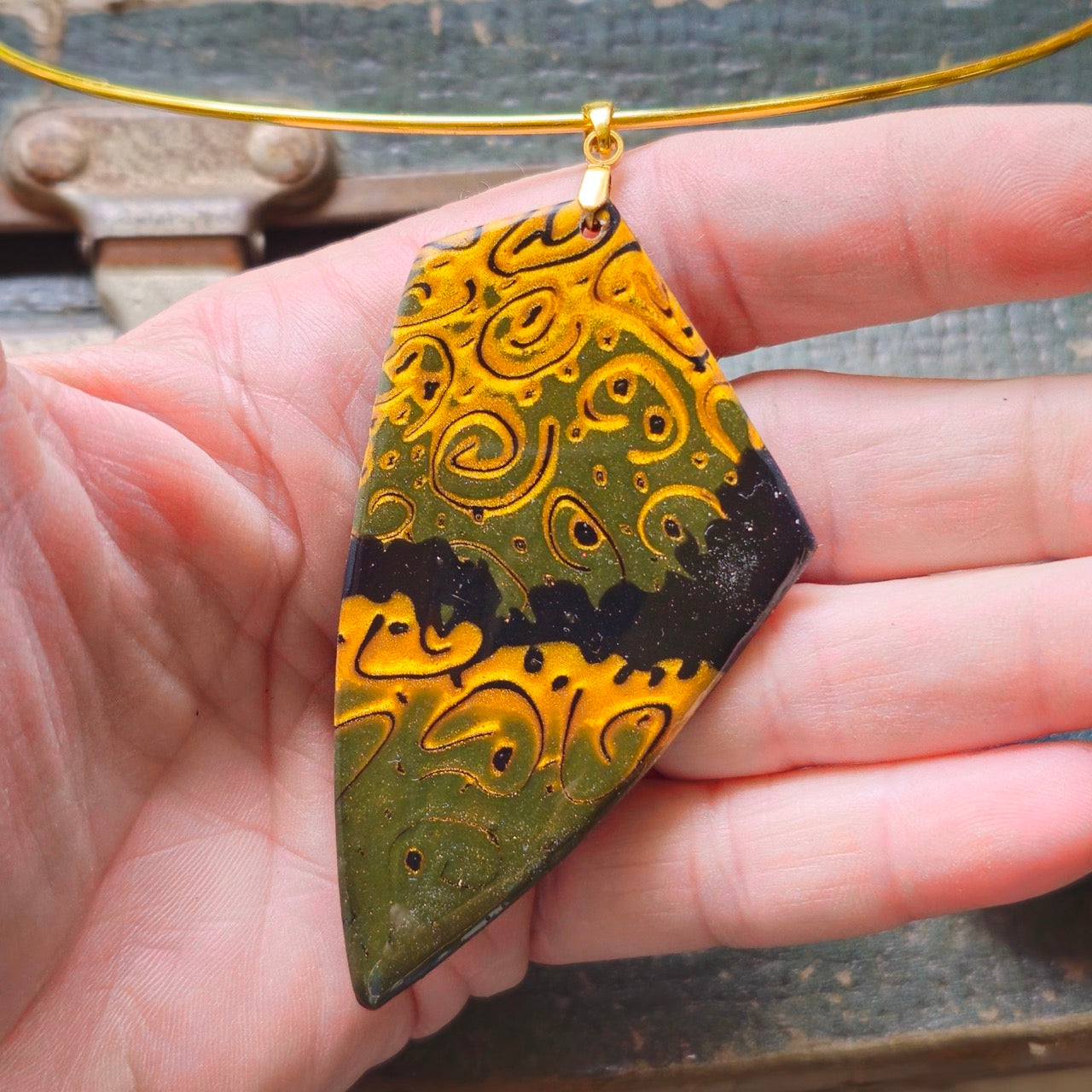 GOLDEN CURRENTS - POLYMER CLAY CHOKER PENDANT