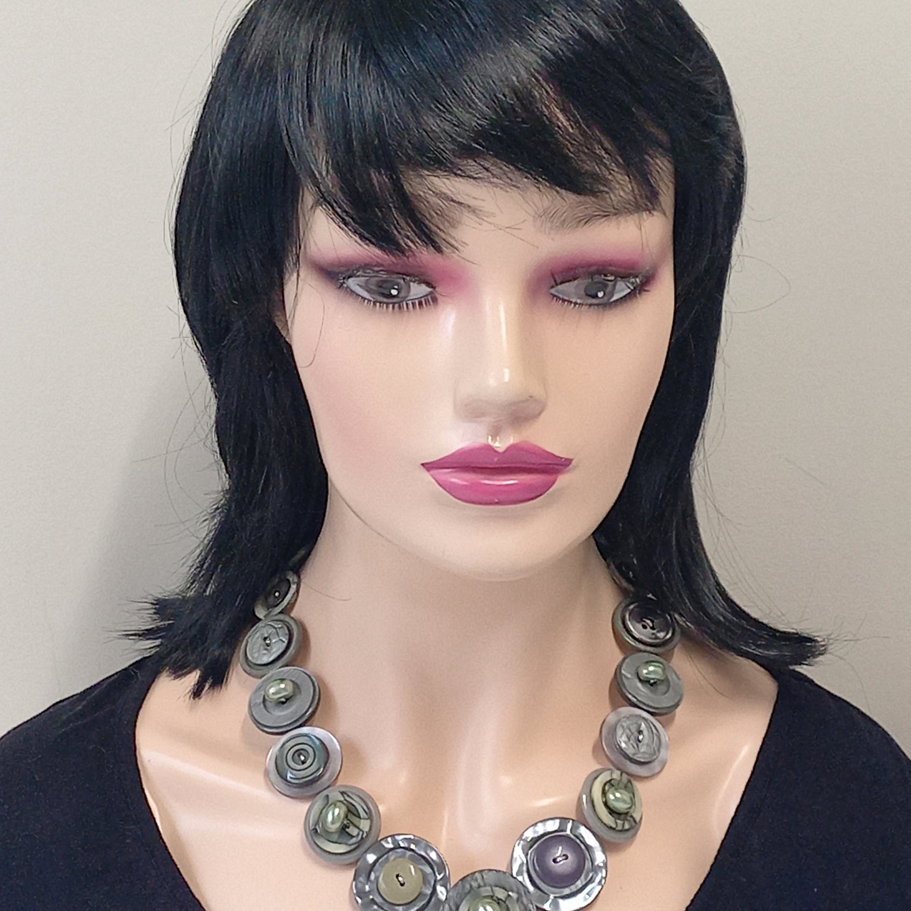 Handmade button necklace - Pearls and Oysters