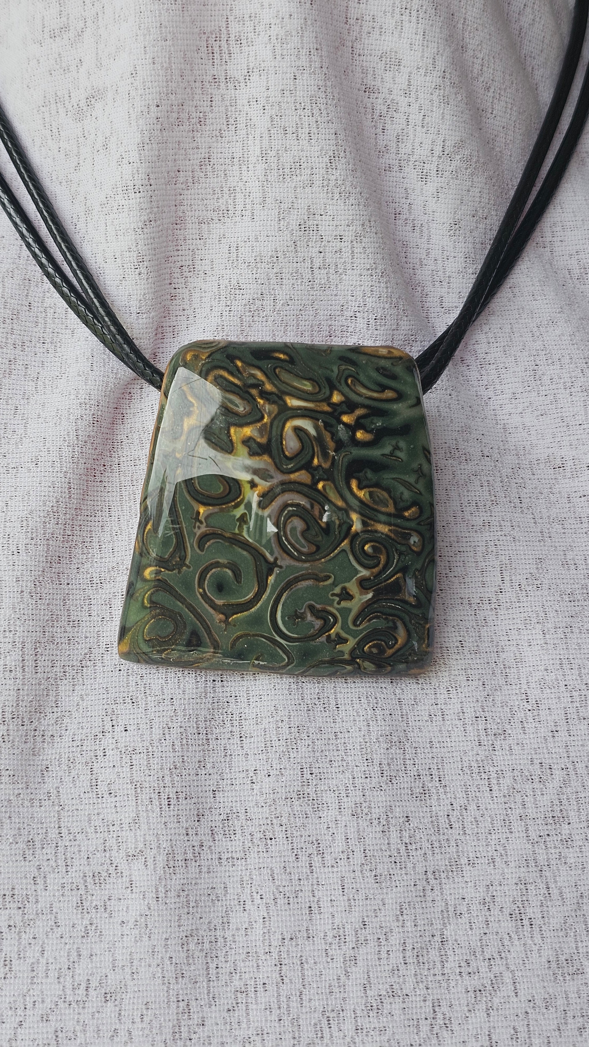 SWIRL & CURVE - POLYMER CLAY PENDANT