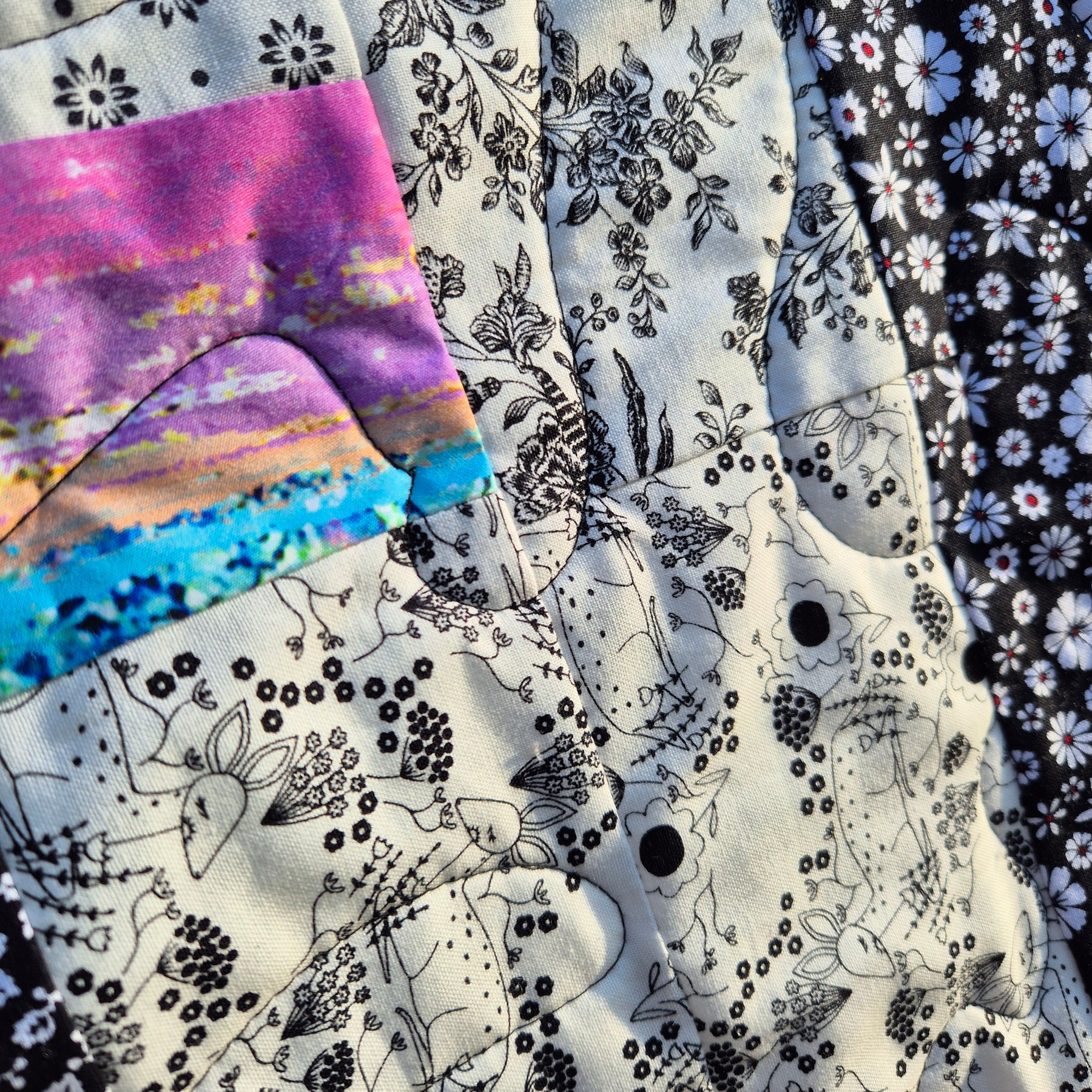 Black and white colour pop queen size quilt