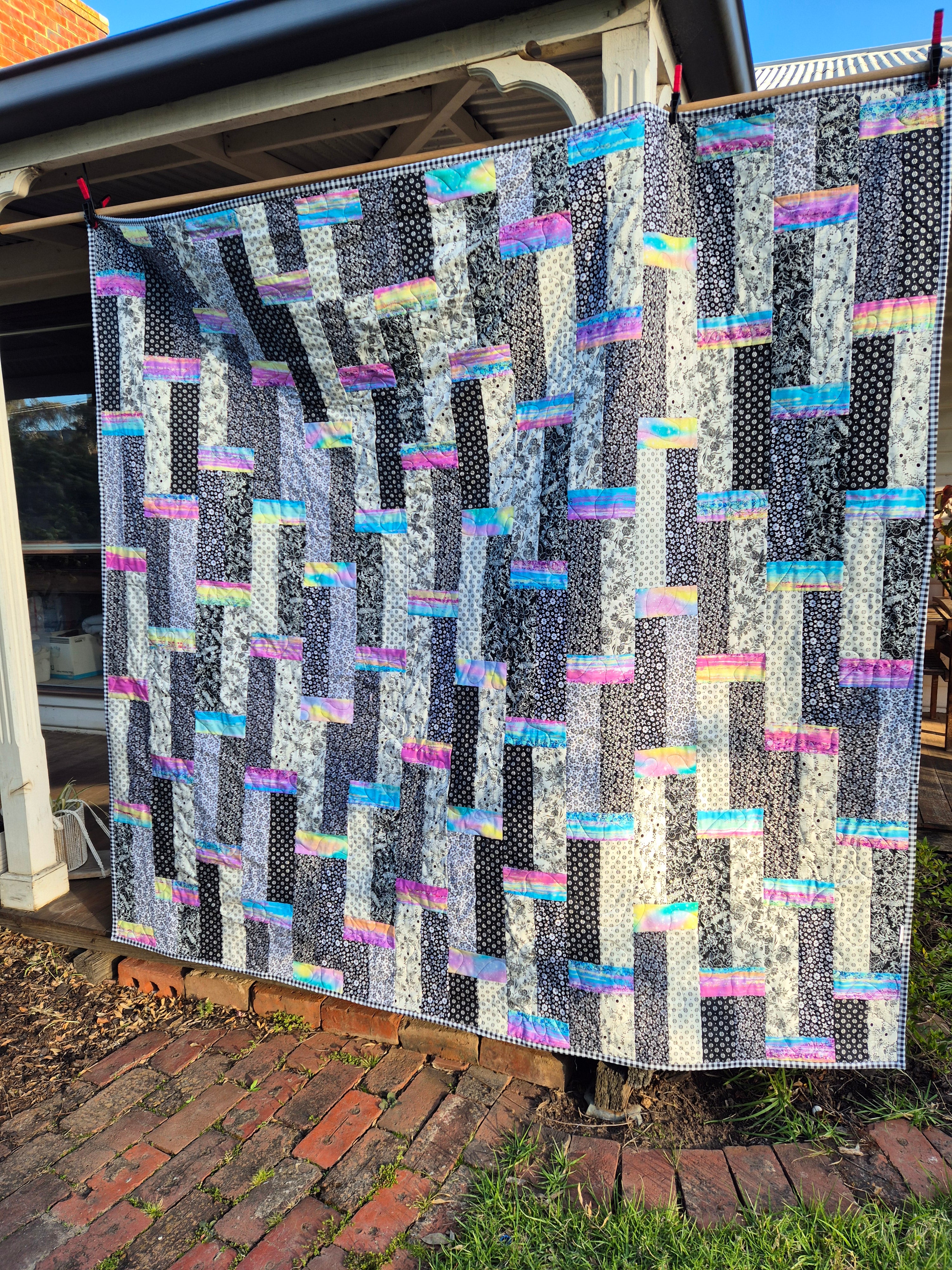 Black and white colour pop queen size quilt
