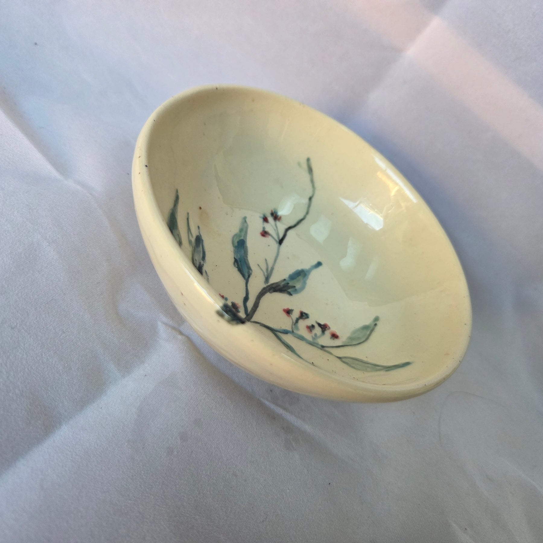 Hand painted floral gumnut design ceramic dish. 13.5cm