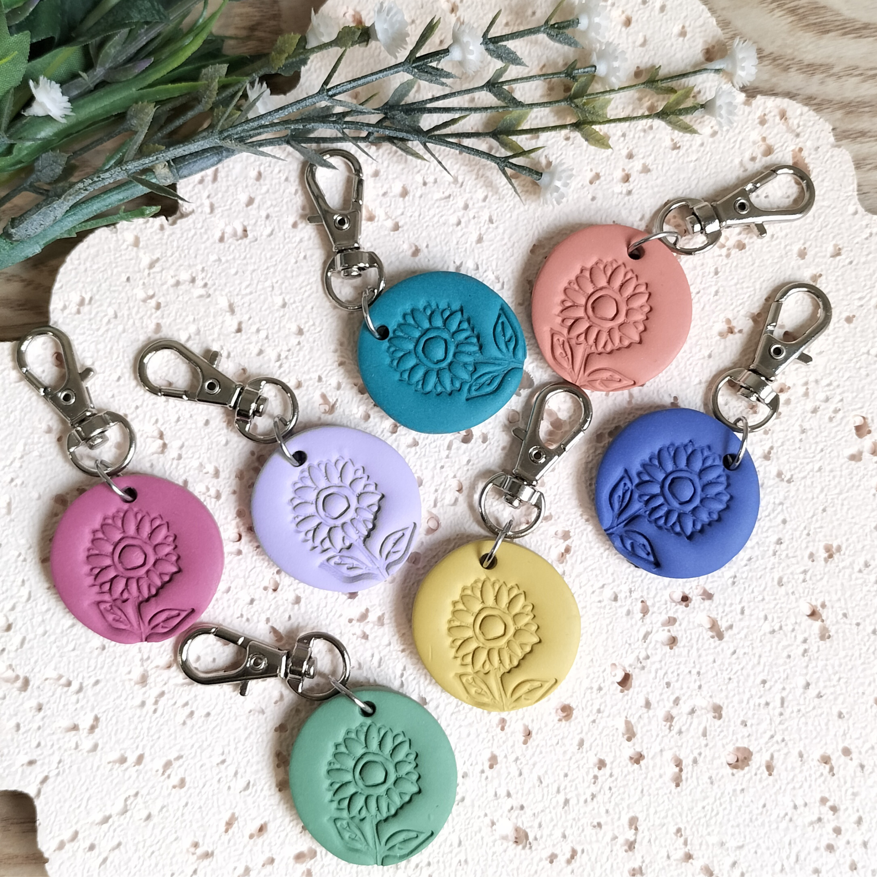 Chunky Round Australiana Embossed Clay Keyring - Assorted Colours