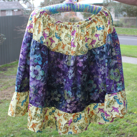 Womens Size Large, Mid Skirt, Batiks/Lizards.