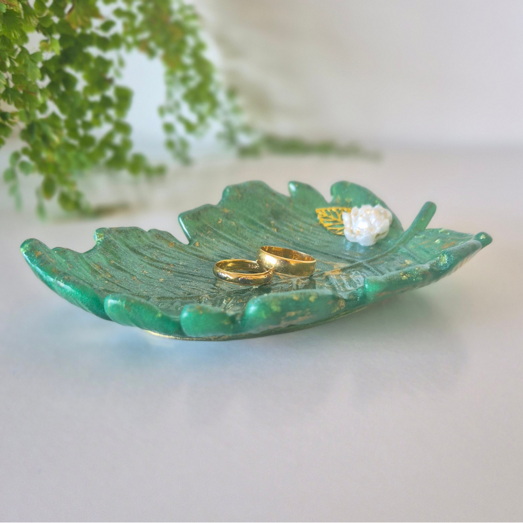 Botanical Leaf Resin Trinket Dish and Jewellery Tray