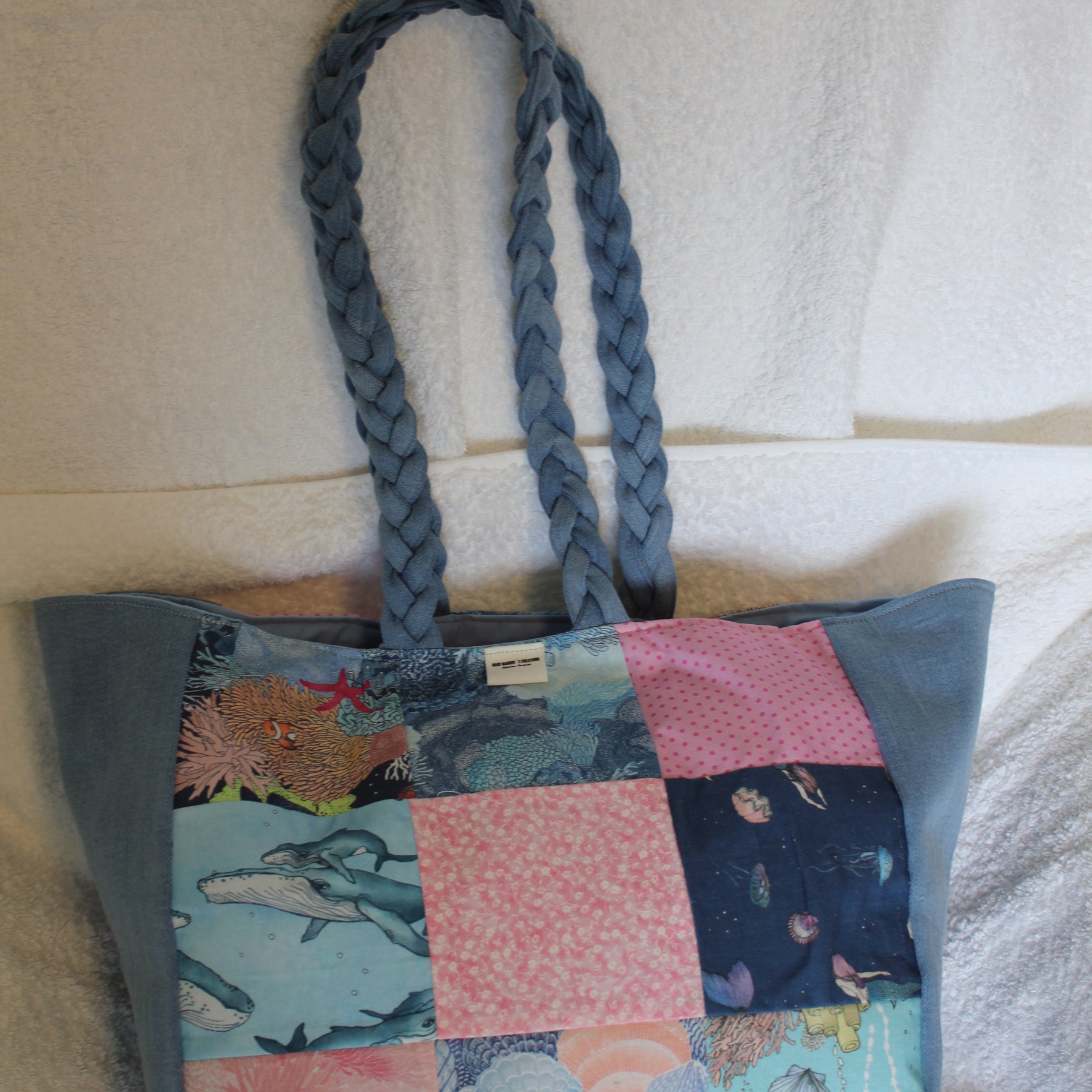 ´UNDER THE SEA´ TOTE BAG - LIGHT BLUE PLAITED HANDLES