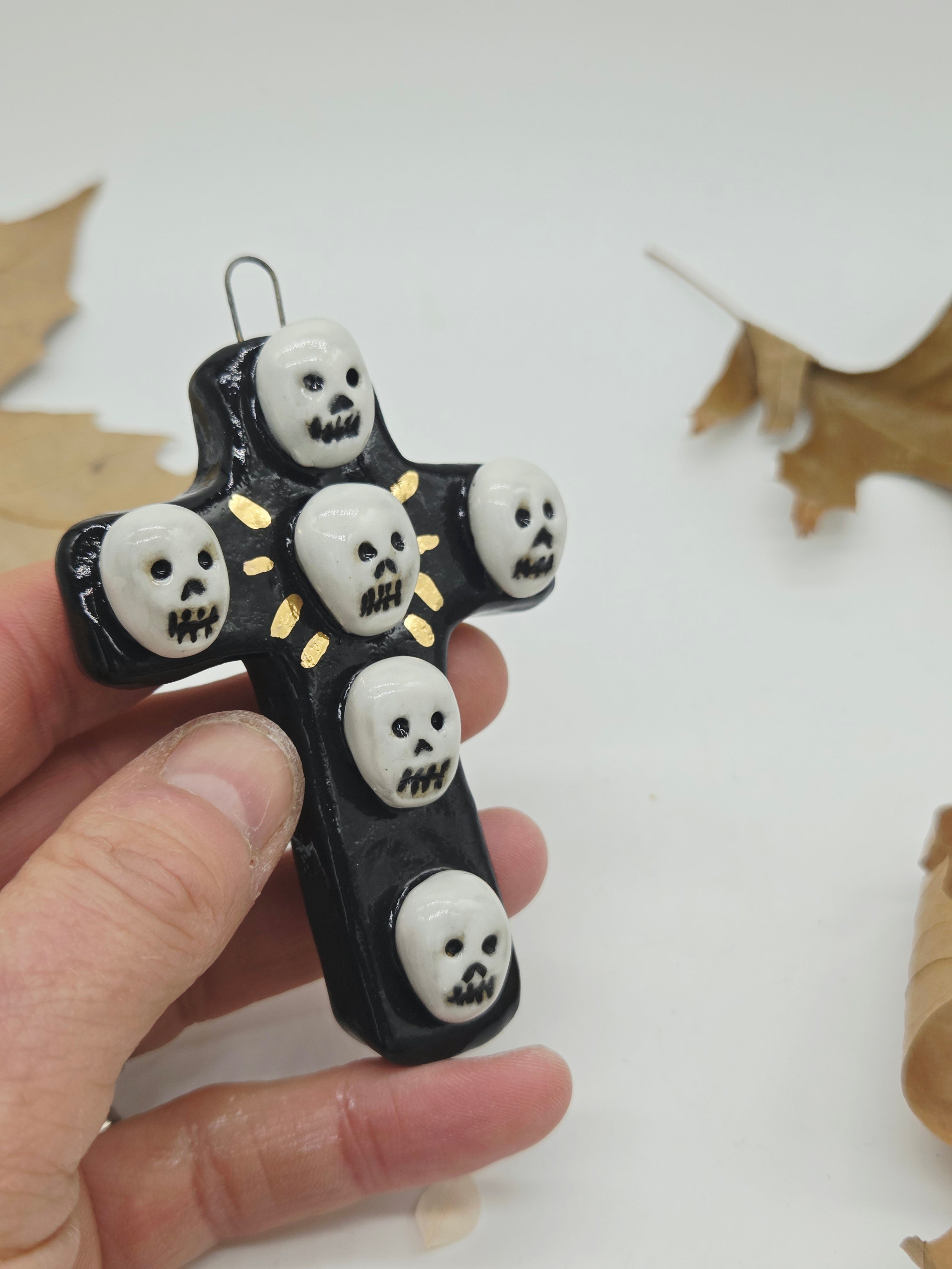 Skull Cross with 22 carat gold detail