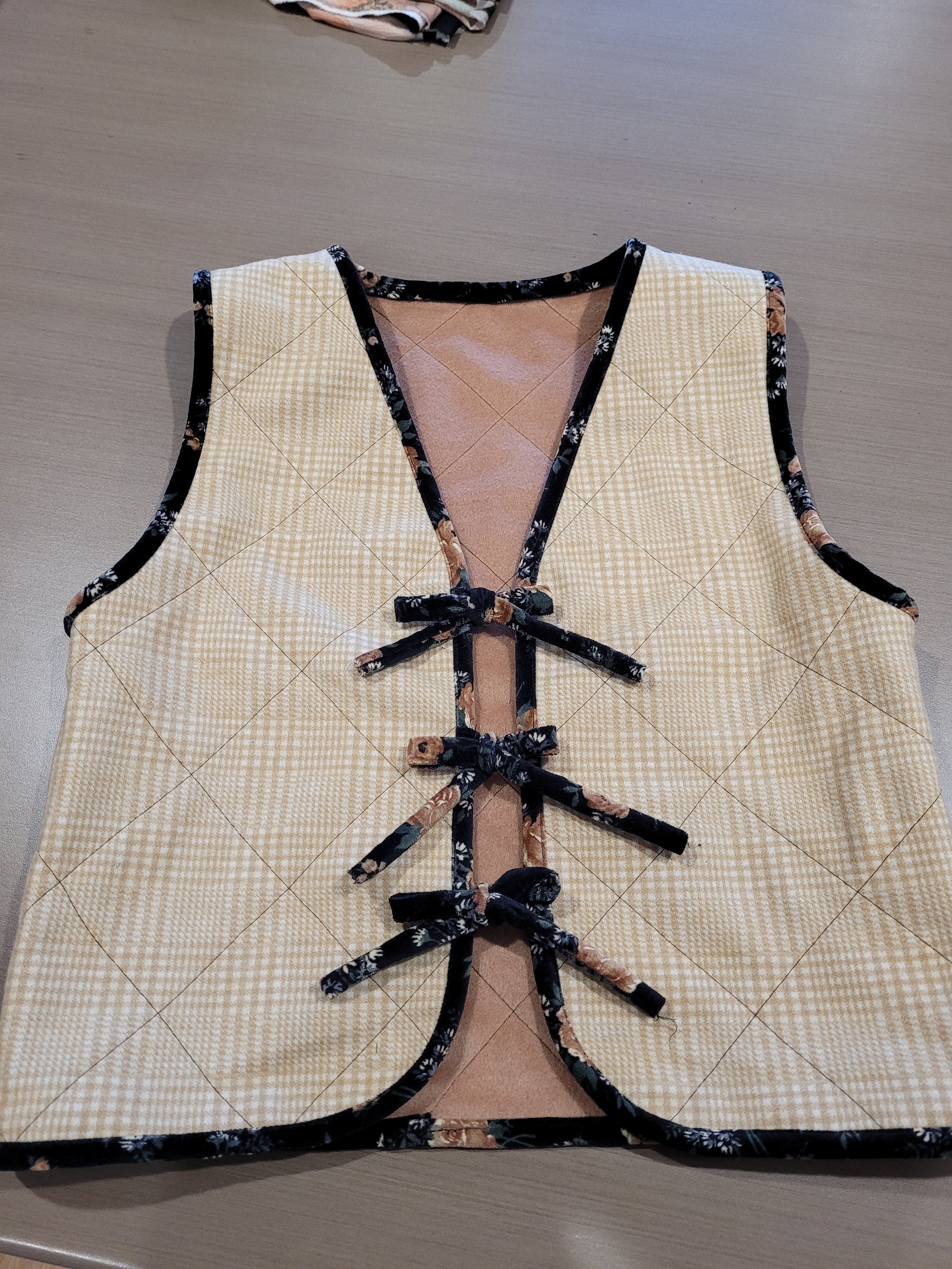 Coffee & Toast - Reversible Tie Front vest - XS/S