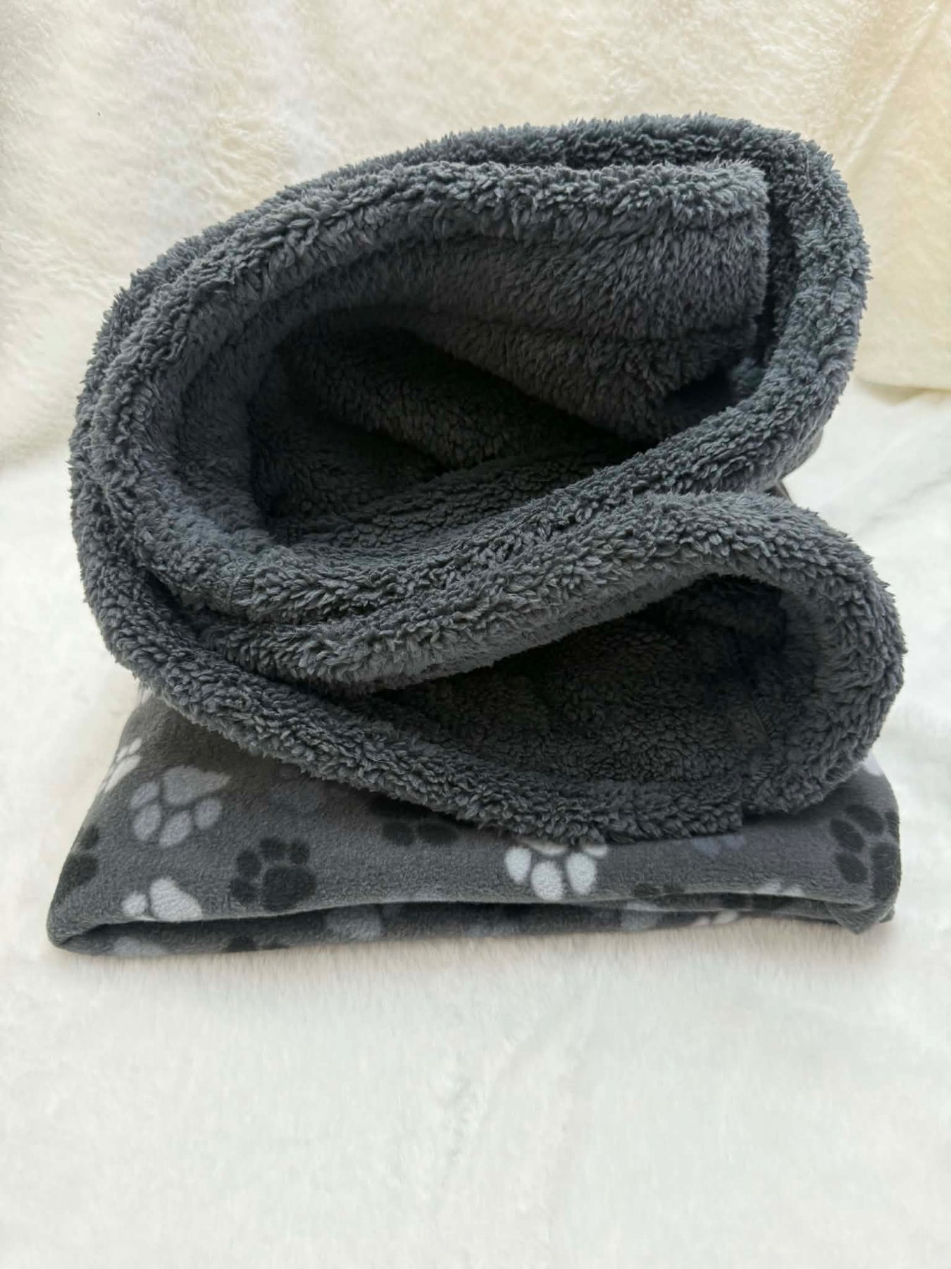 Pet Cozy sleeping snuggle sack for bed. Suits dog, cat, rabbit,lizard