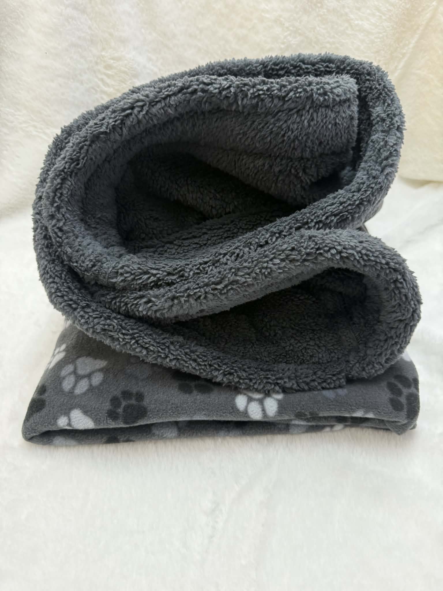 Pet Cozy sleeping snuggle sack for bed. Suits dog, cat, rabbit,lizard