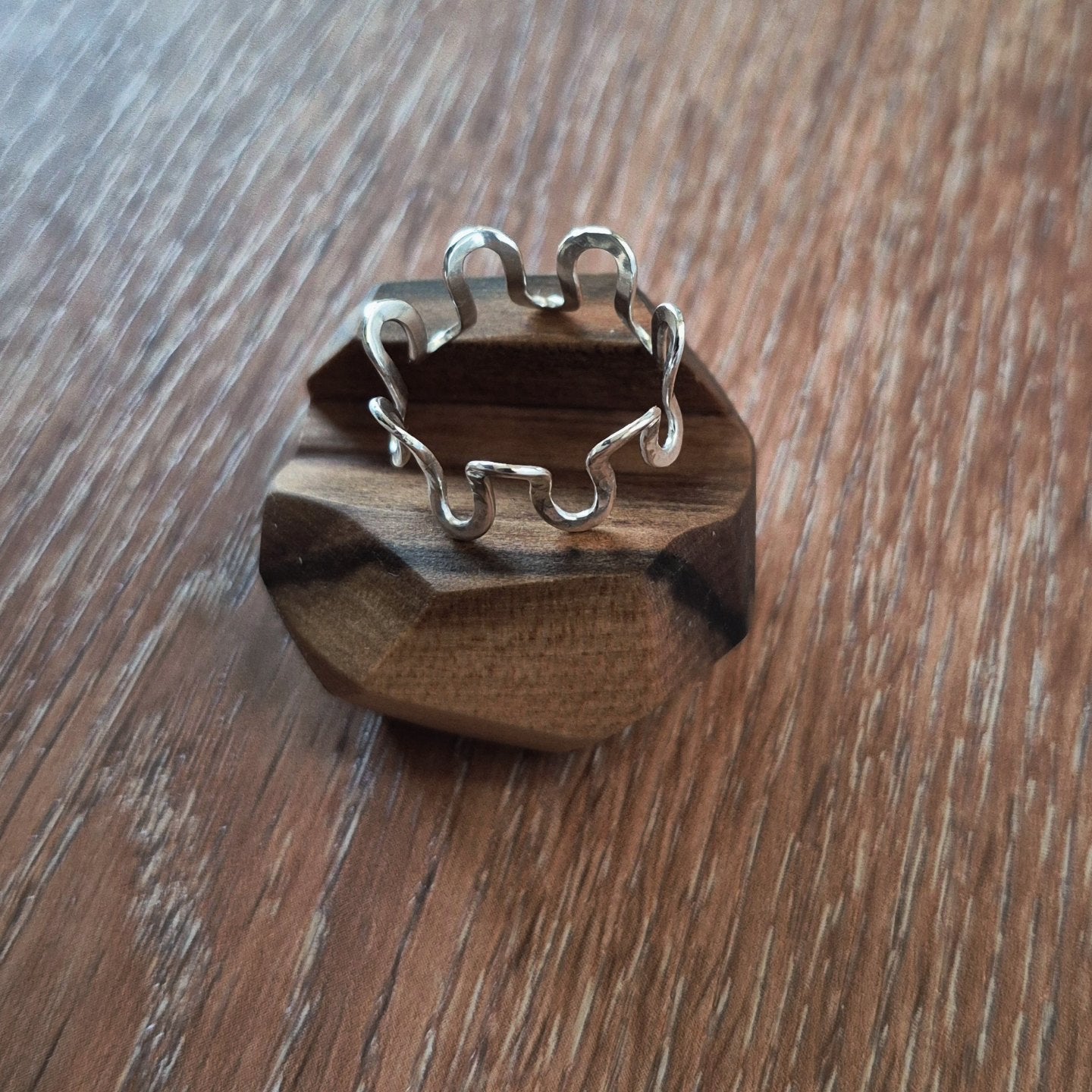 Wave textured ring
