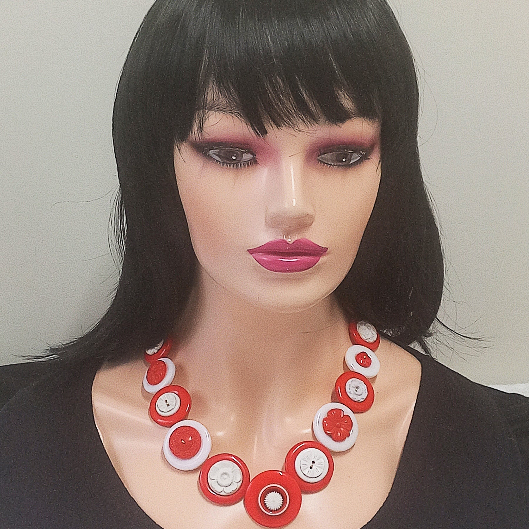 Button necklace - Red flowers