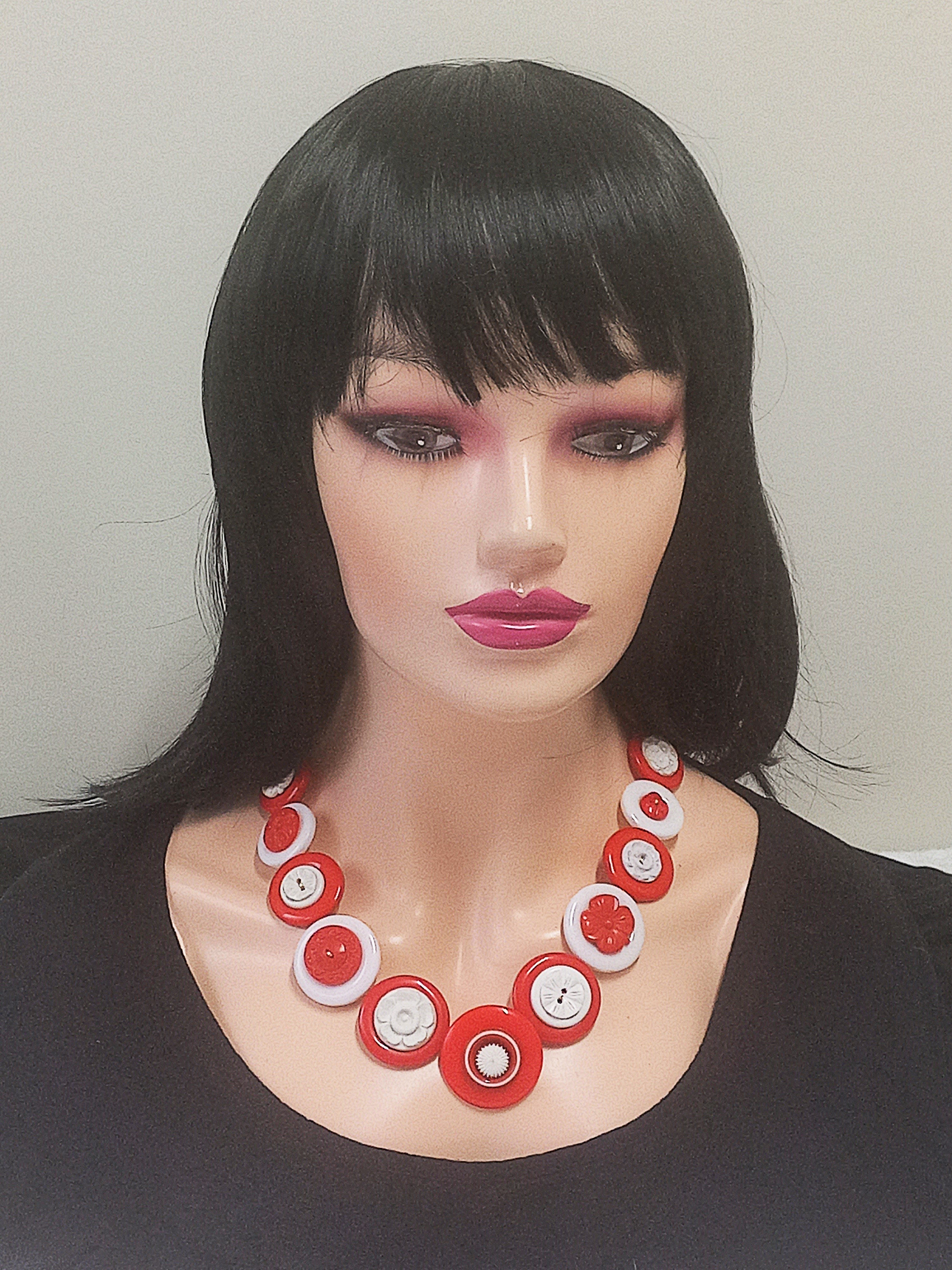 Button necklace - Red flowers
