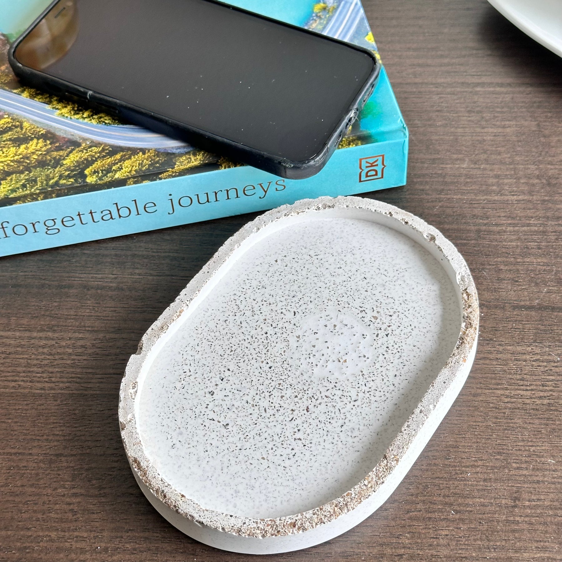 Coastal-inspired trinket trays & decorative bowl
