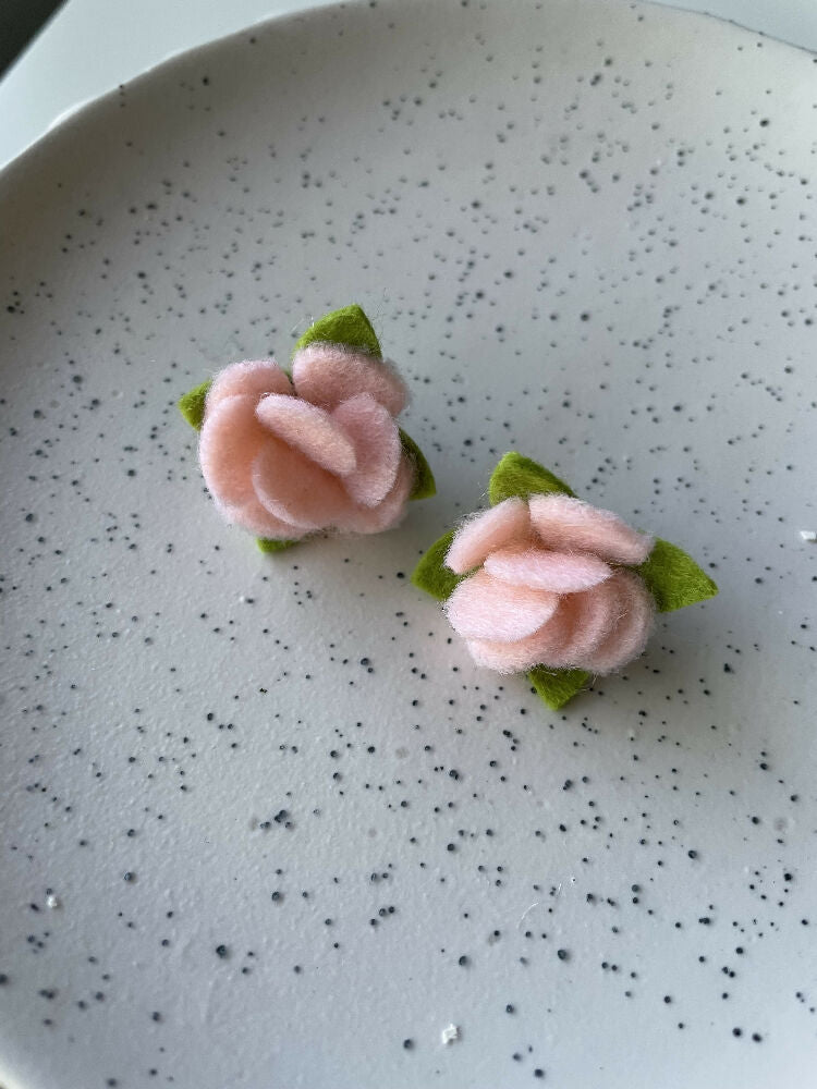 Peach Carnations stud earrings