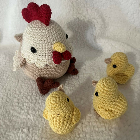 Mother hen and chicks