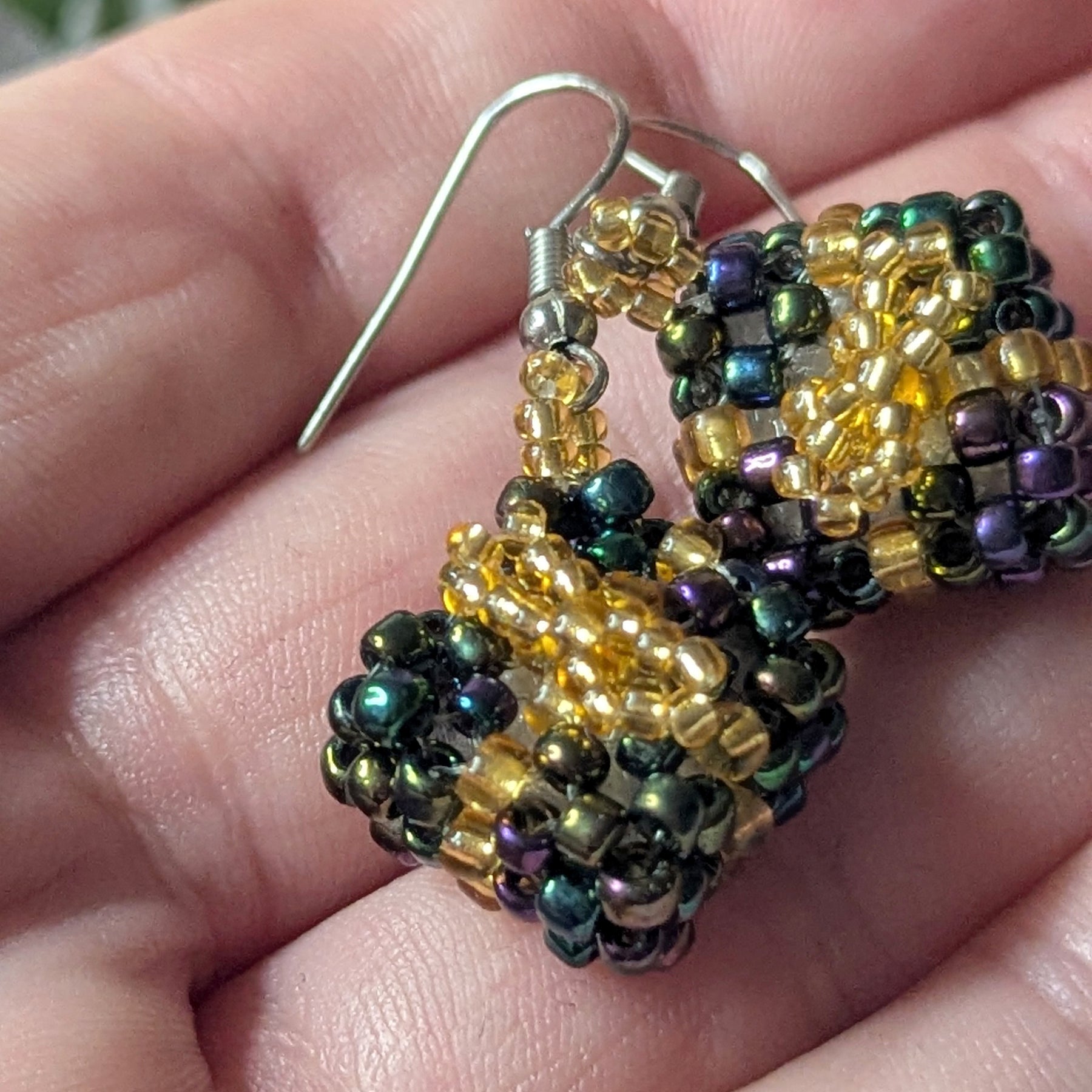 Handmade Beadwoven Earrings – Festive Gift Box Design
