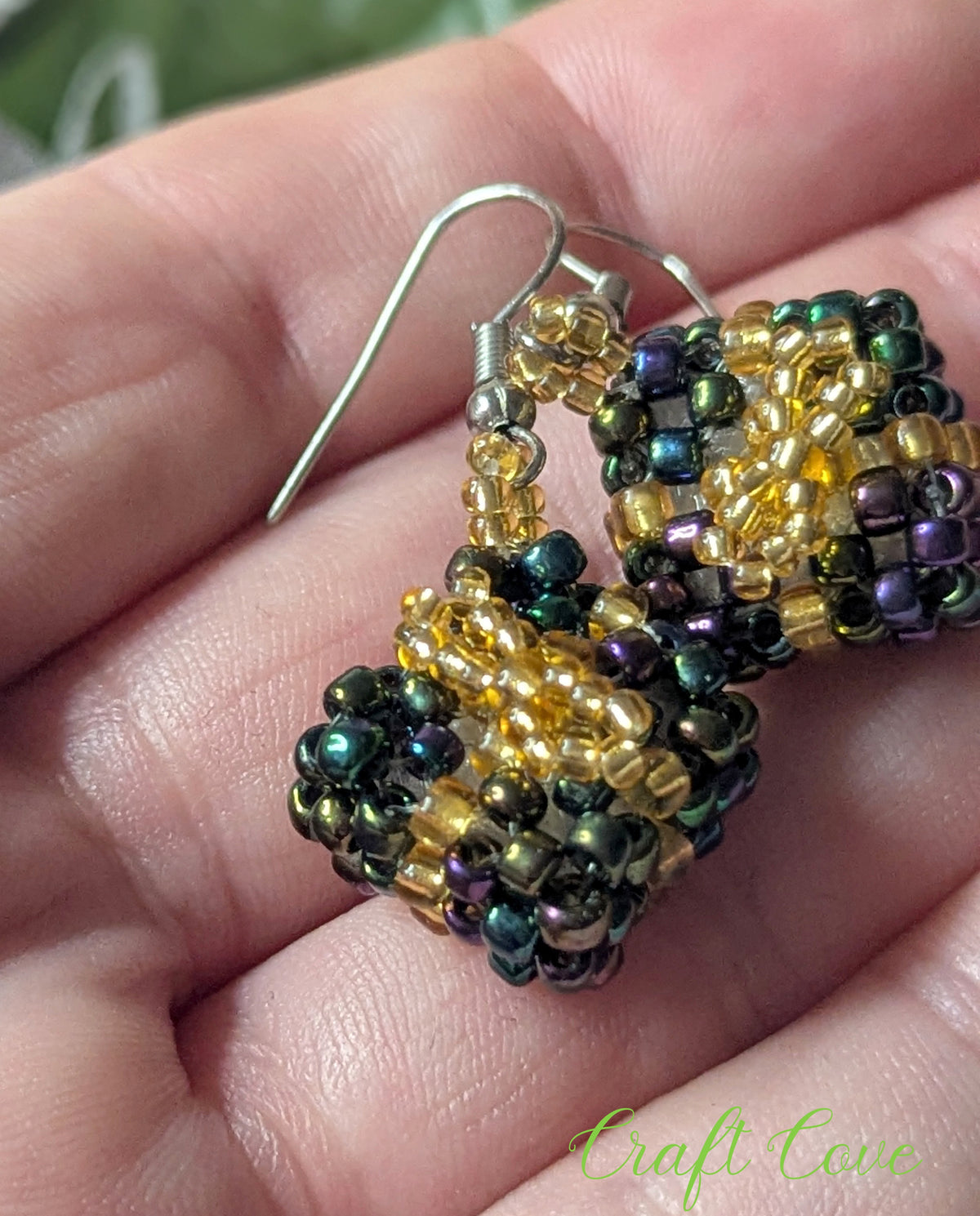 Handmade Beadwoven Earrings – Festive Gift Box Design