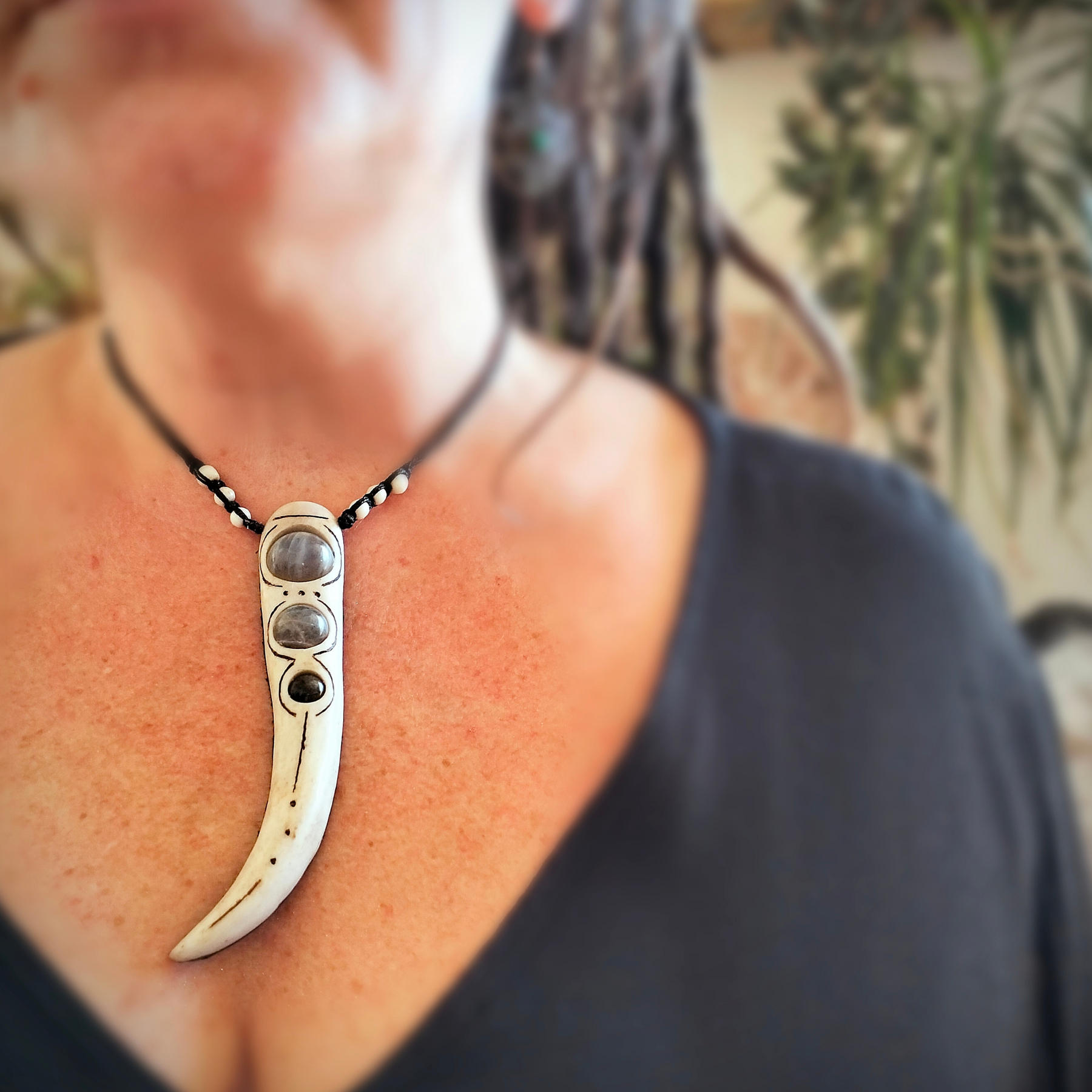 •| LABRADORITE  | LABRADORITE | OBSIDIAN | DEER ANTLER |• NECKPIECE