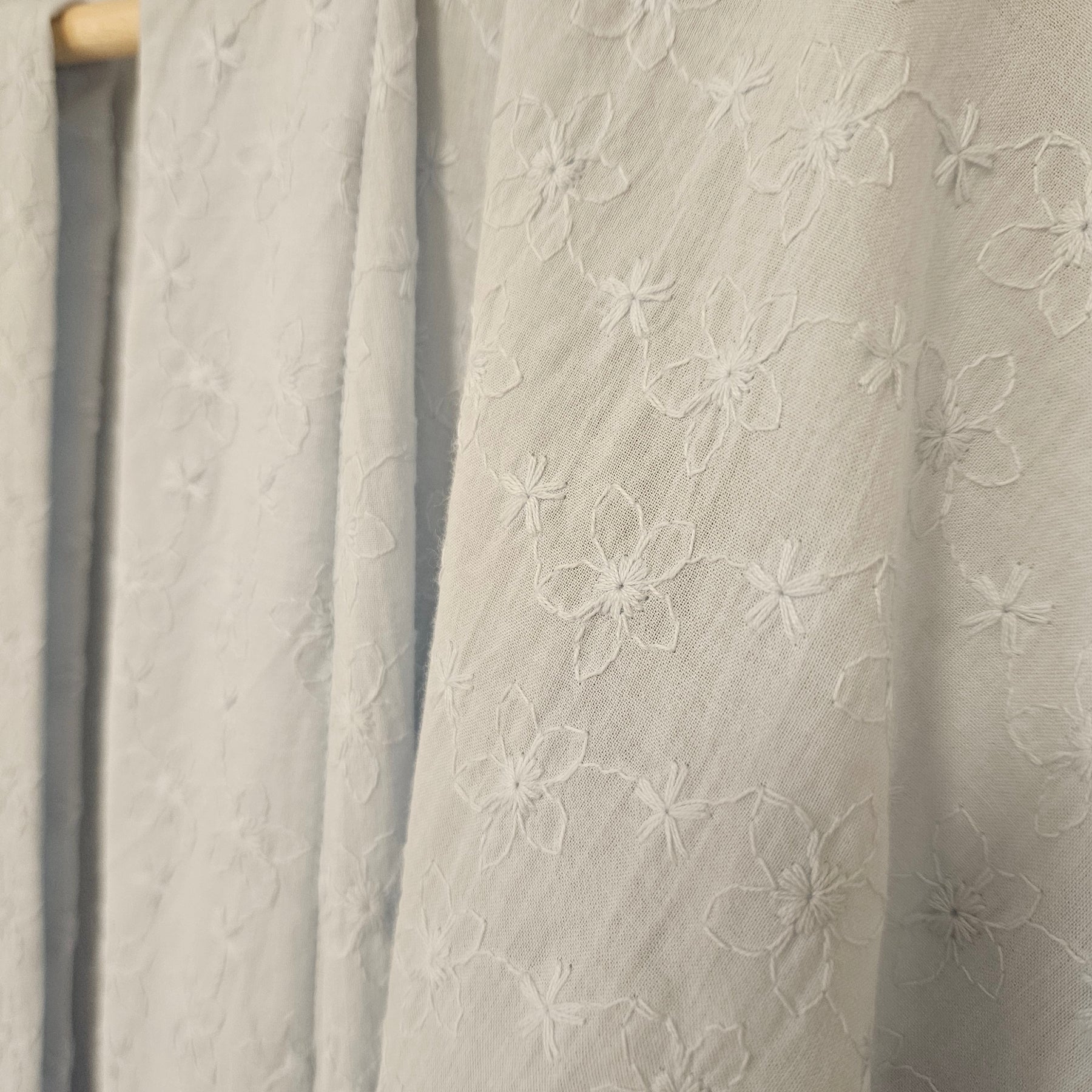 100% Cotton lightweight Dressing Gown in Embroidered Sky (Small)