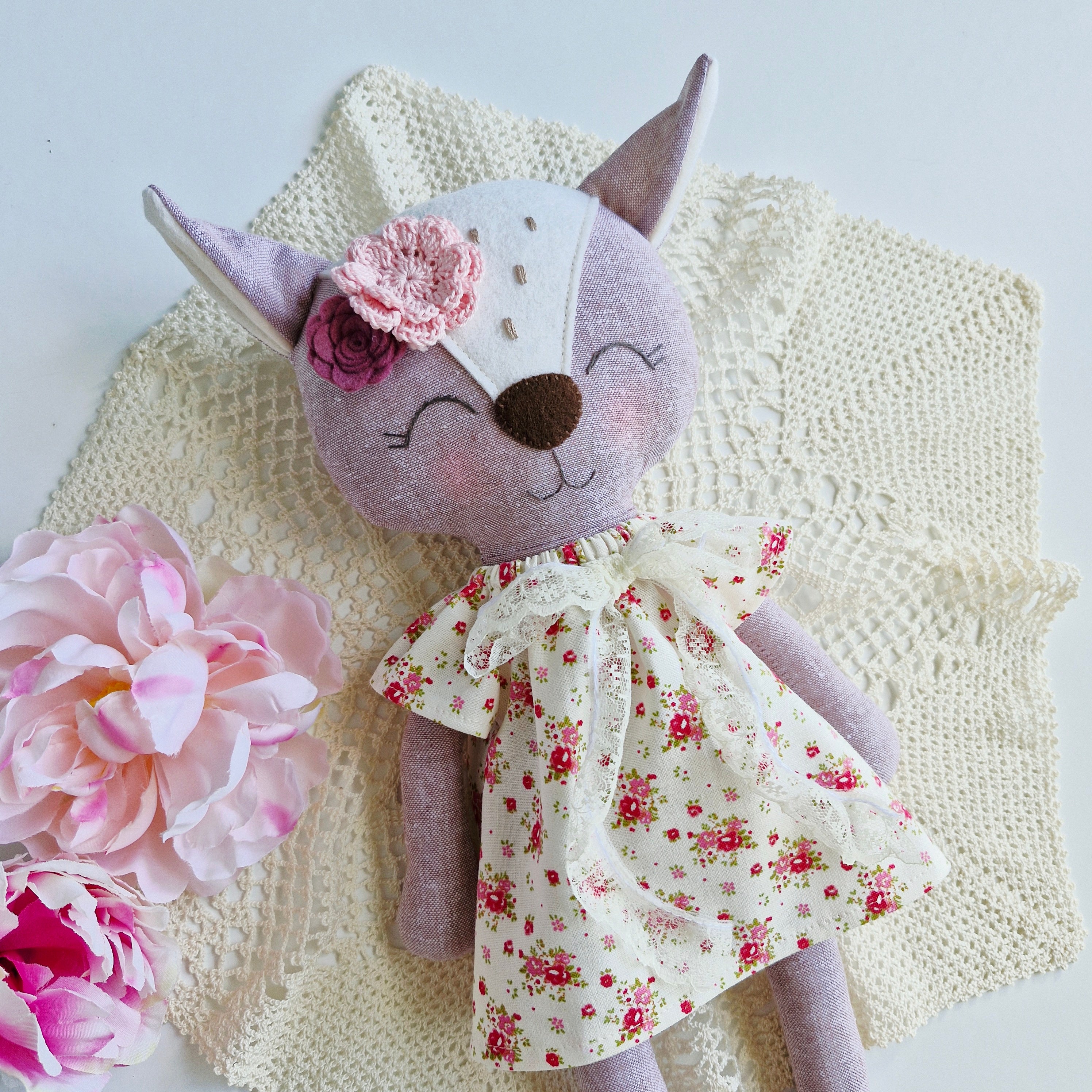 Freya Fawn - Floral