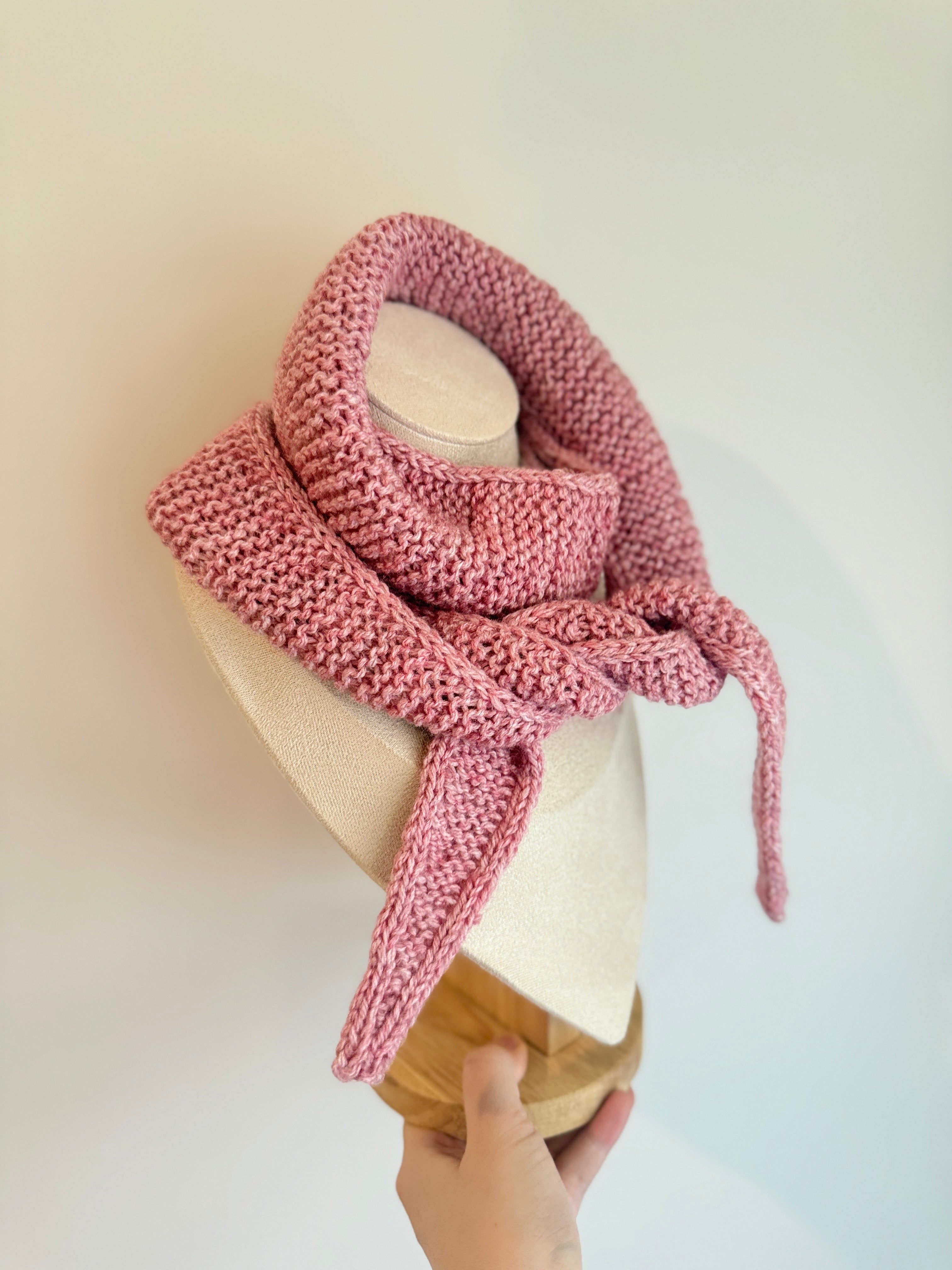 Knitted sophie scarf in pink