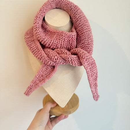 Knitted sophie scarf in pink