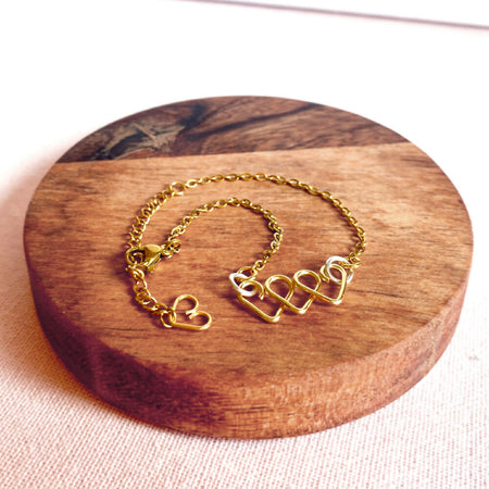 Chain of Hearts golden bracelet