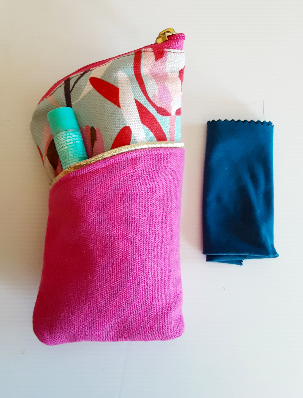 Handmade Padded Sunglass Case, Zippered Eyeglass Pouch, Aussie Floral print