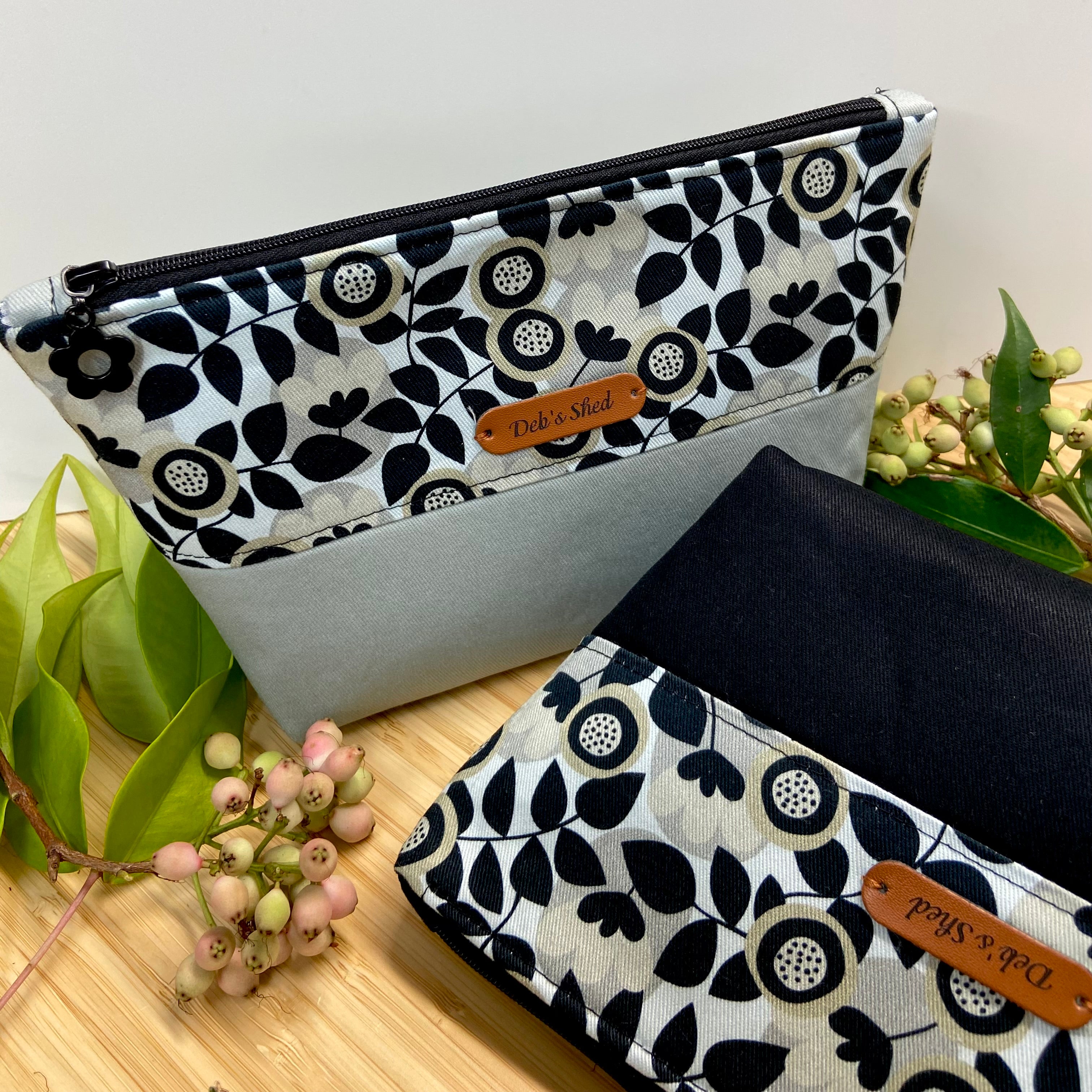 Zipper Pouch – Australian Themed - Black & Grey