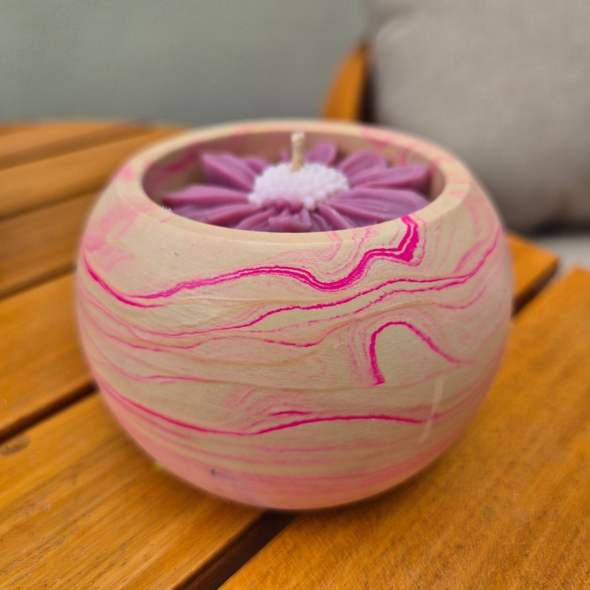 Concrete pot belly shaped bowl candle with sandalwood fragrance