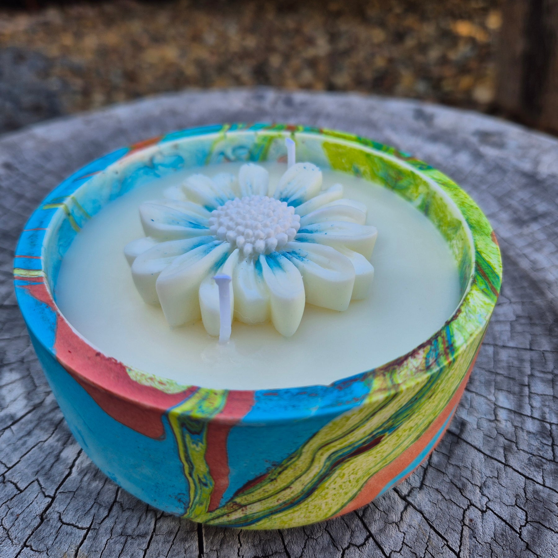Hand painted round concrete bowl candle with sandalwood