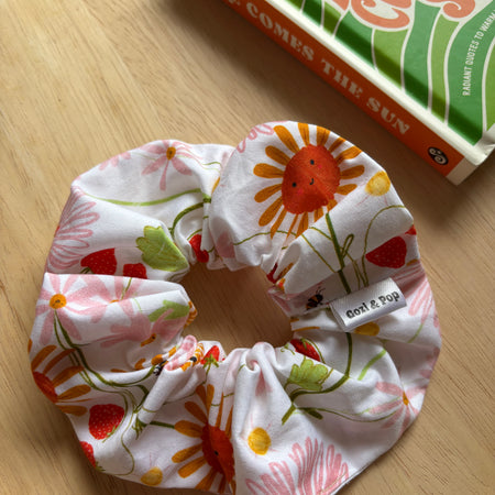 Daisy Smiles Scrunchie