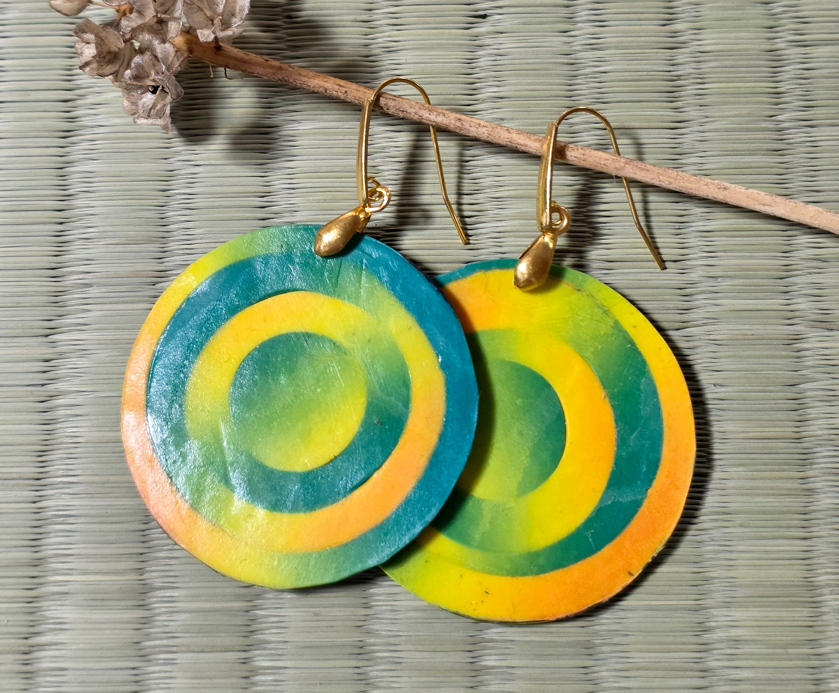 Round circle dangle earrings