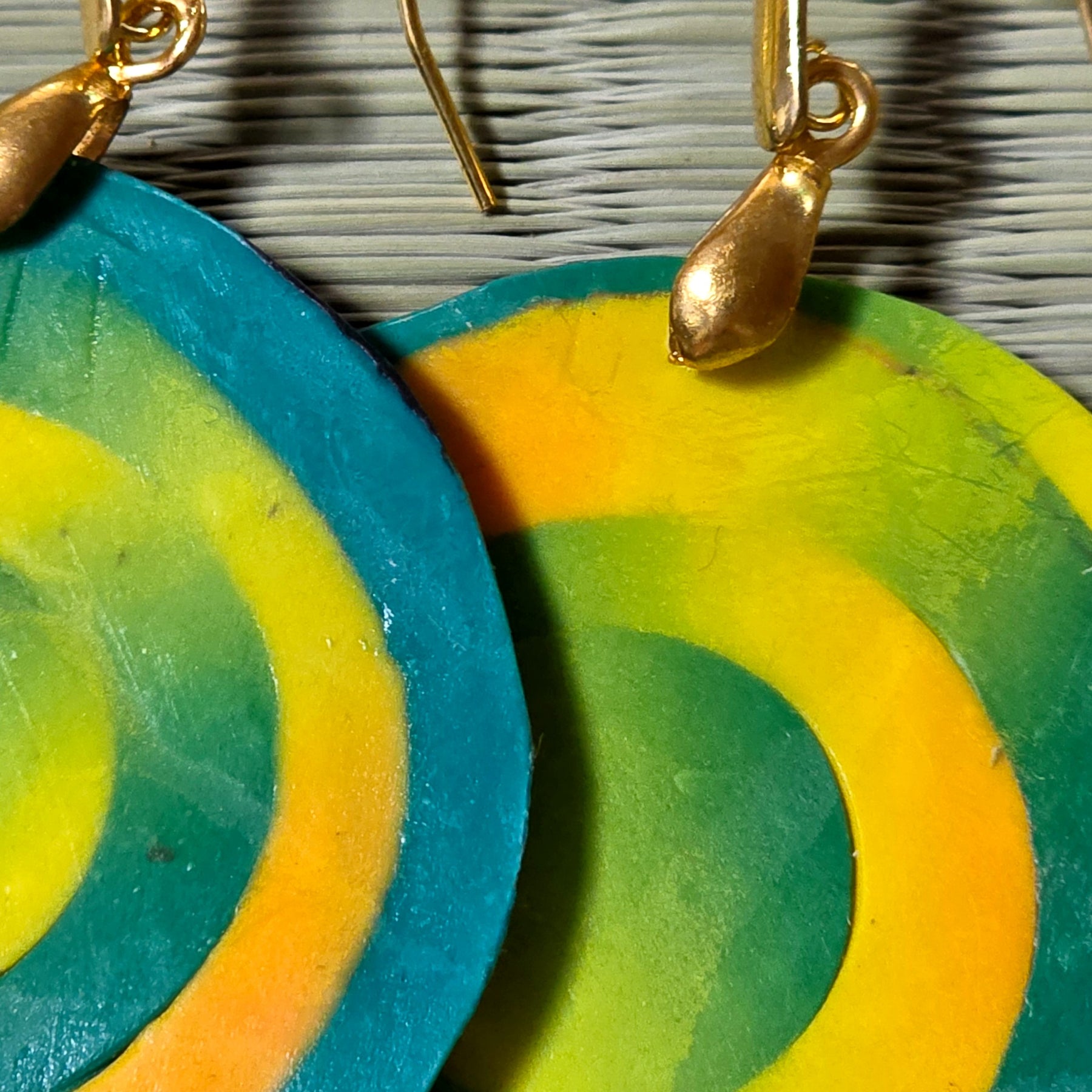 Round circle dangle earrings