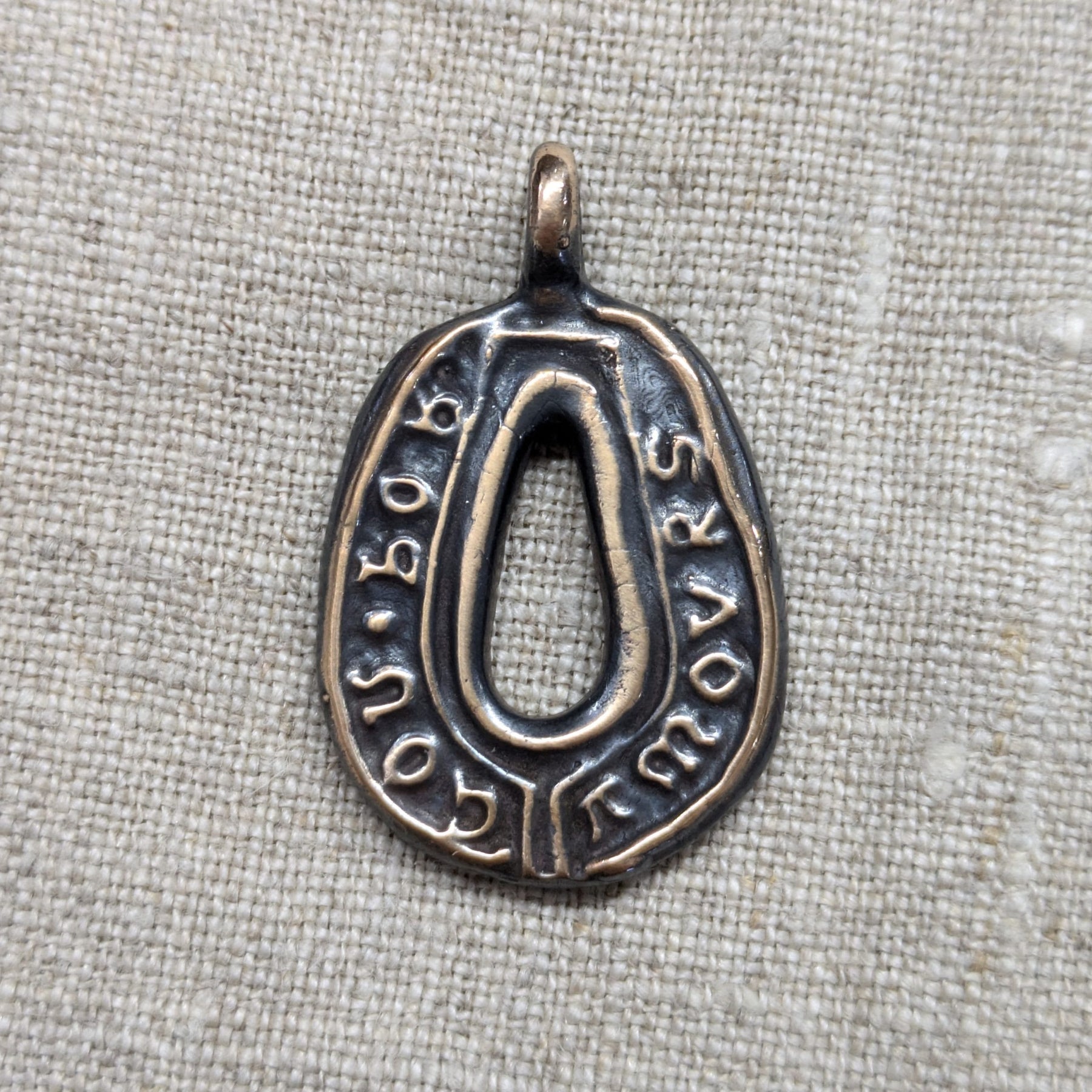 Vulva Pendant