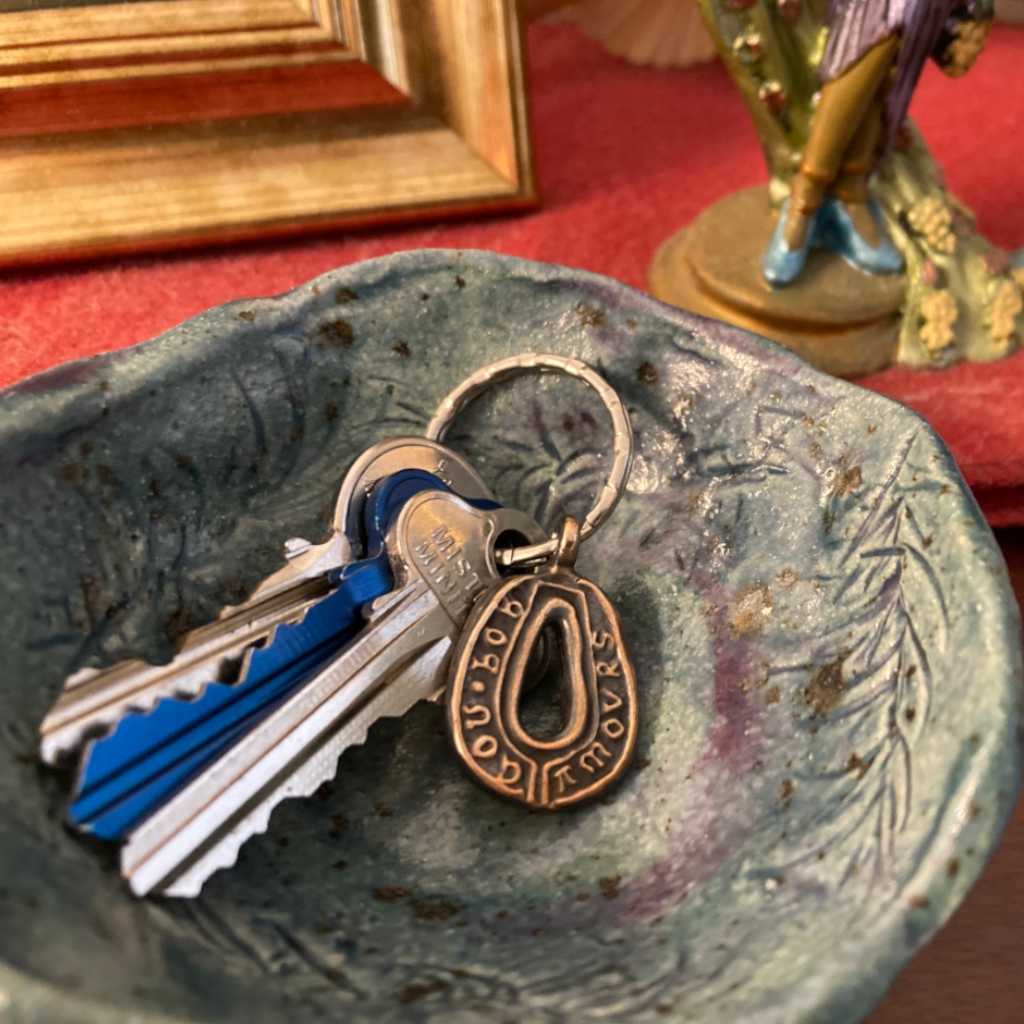 Vulva Pendant